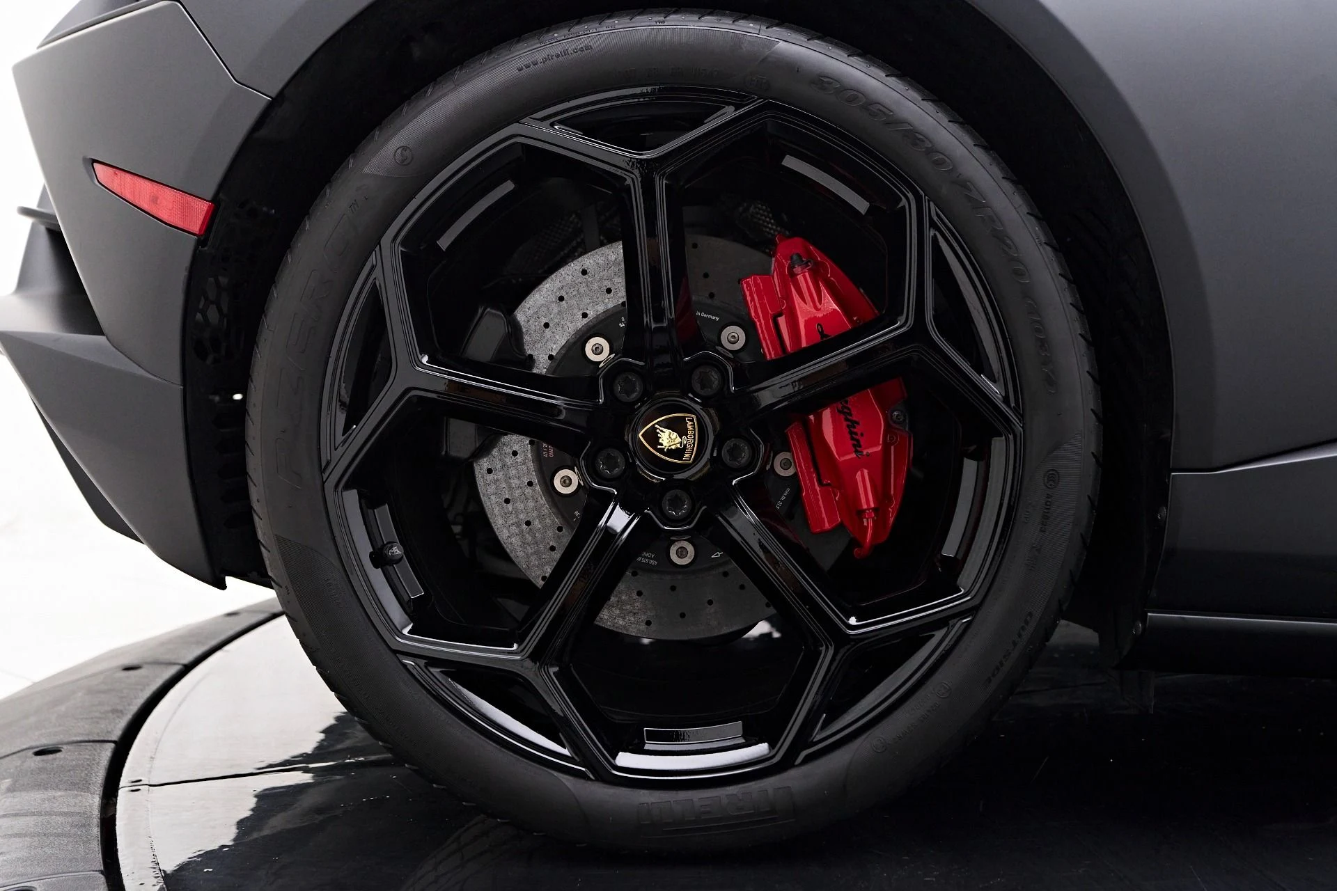 mph034_290534517_Used_2020_Lamborghini_Huracan_EVO_Base_1755655899_31aa2b34b9