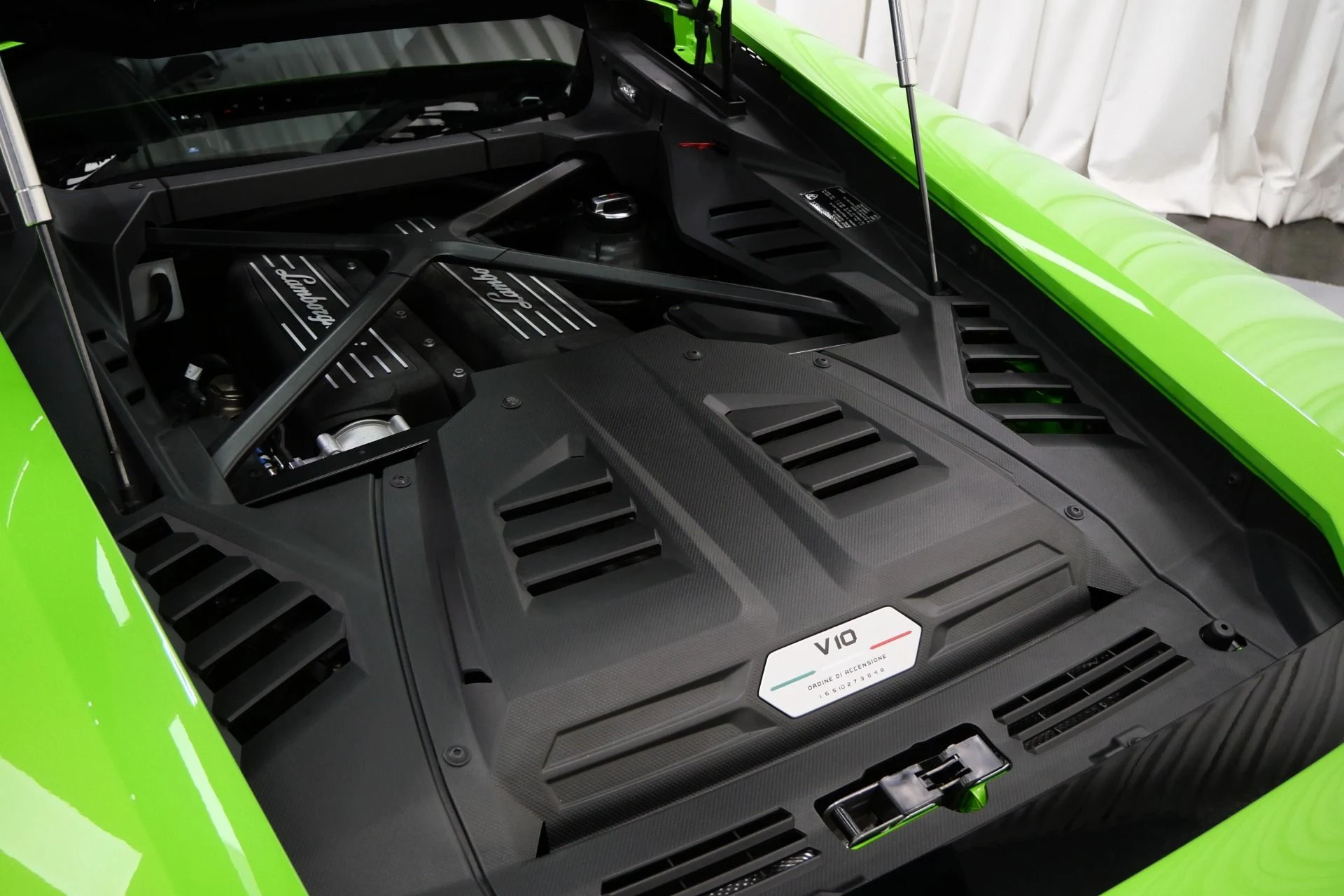 mph034_2932414446_Used_2020_Lamborghini_Huracan_LP_640_4_EVO_1745941837_1efee8878f
