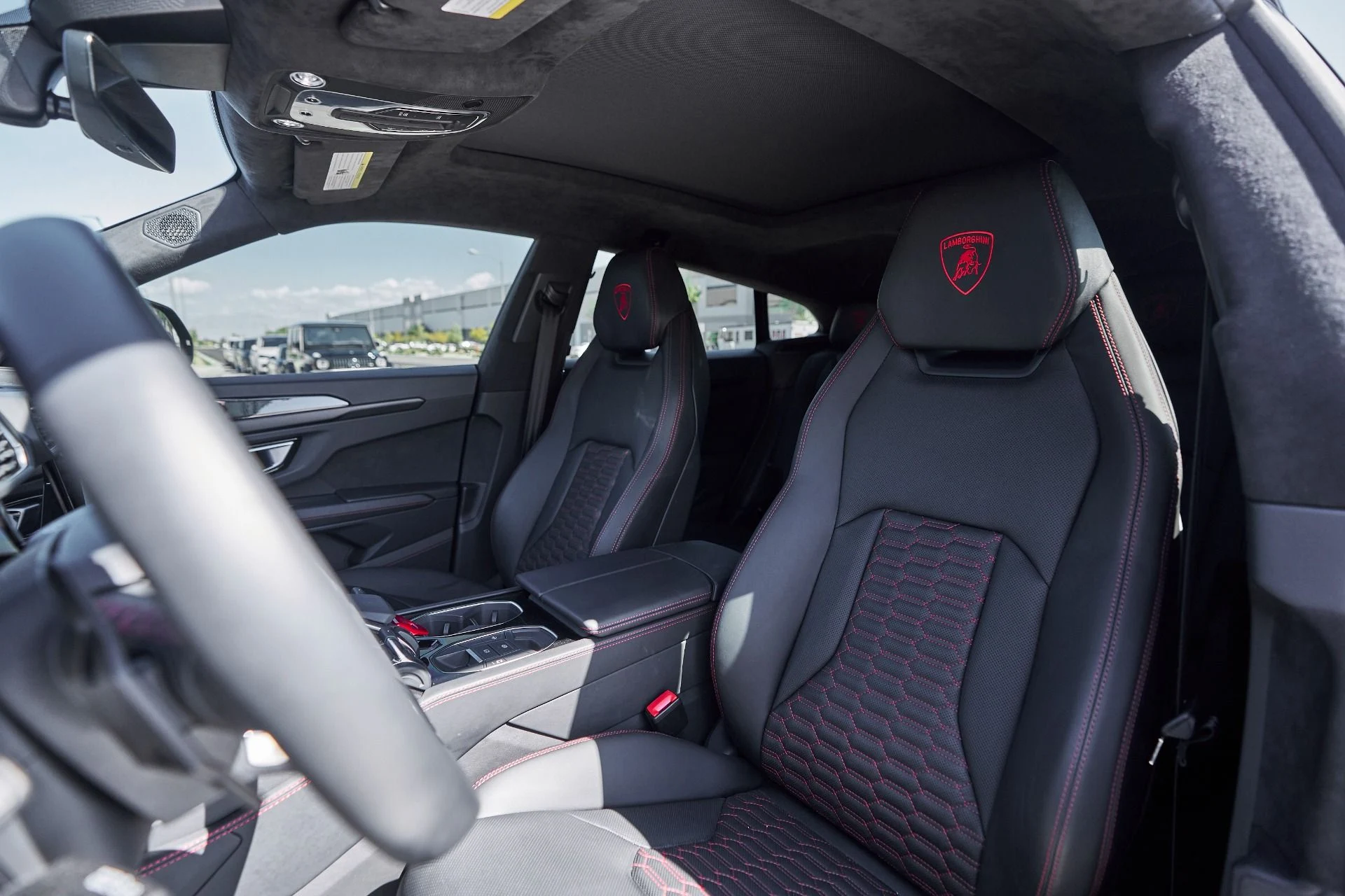 mph034_2937303240_Used_2021_Lamborghini_Urus_Base_1759523201_58783fd28e