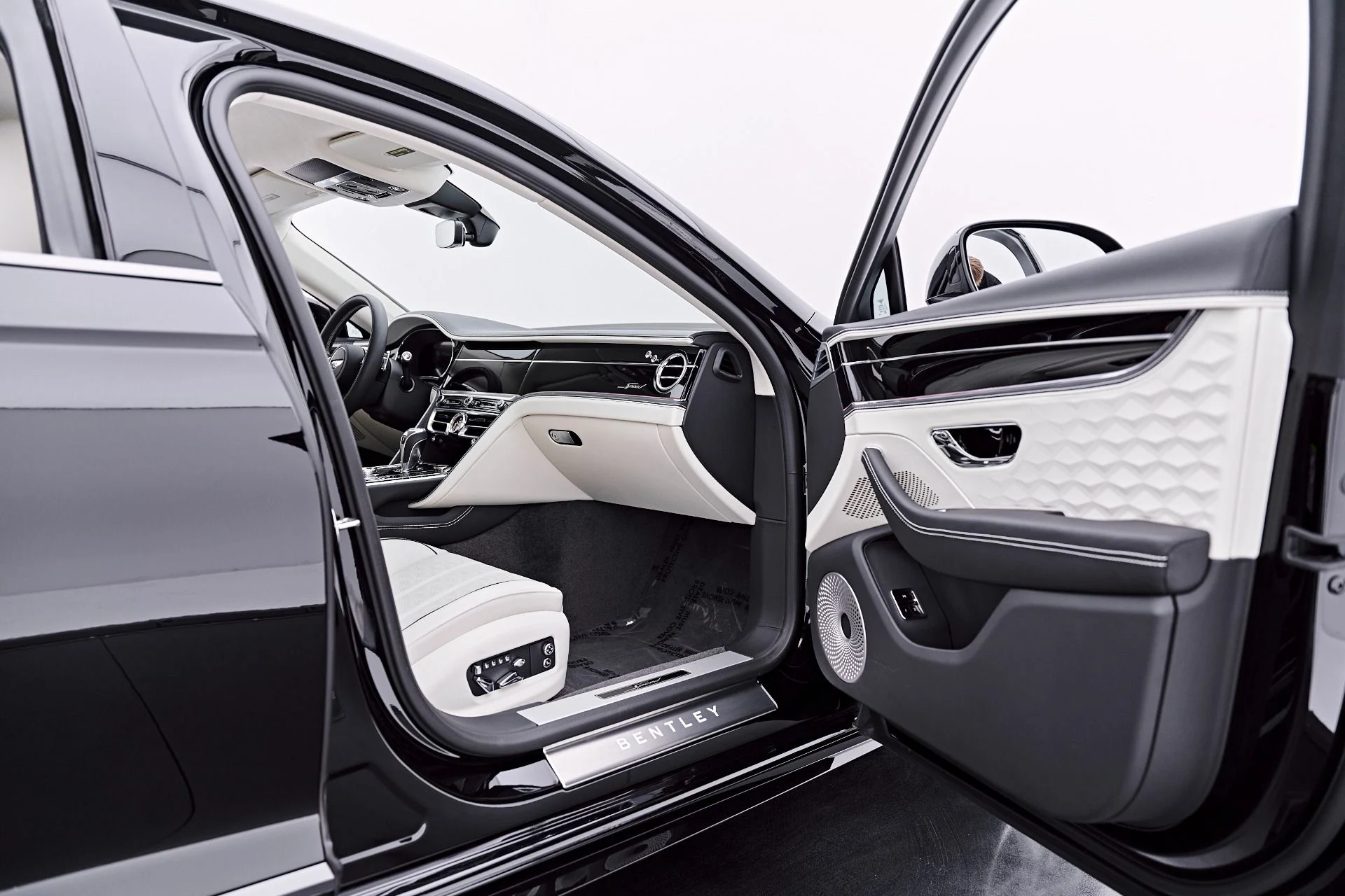 mph034_293802497_Used_2025_Bentley_Flying_Spur_Speed_1786412212_5fb6a689f1