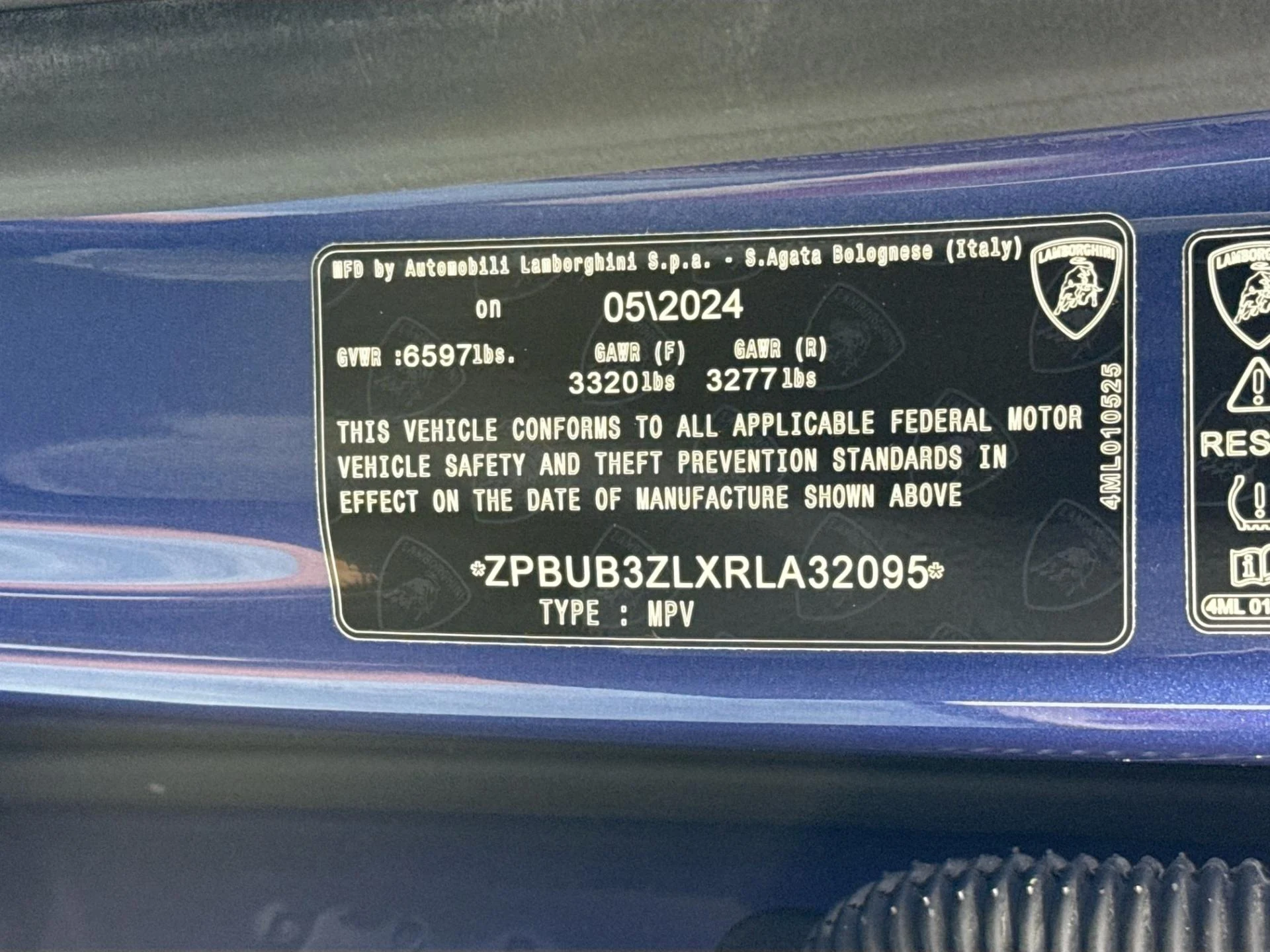 mph034_293923262_Used_2024_Lamborghini_Urus_S_1784150923_c0c60898f8