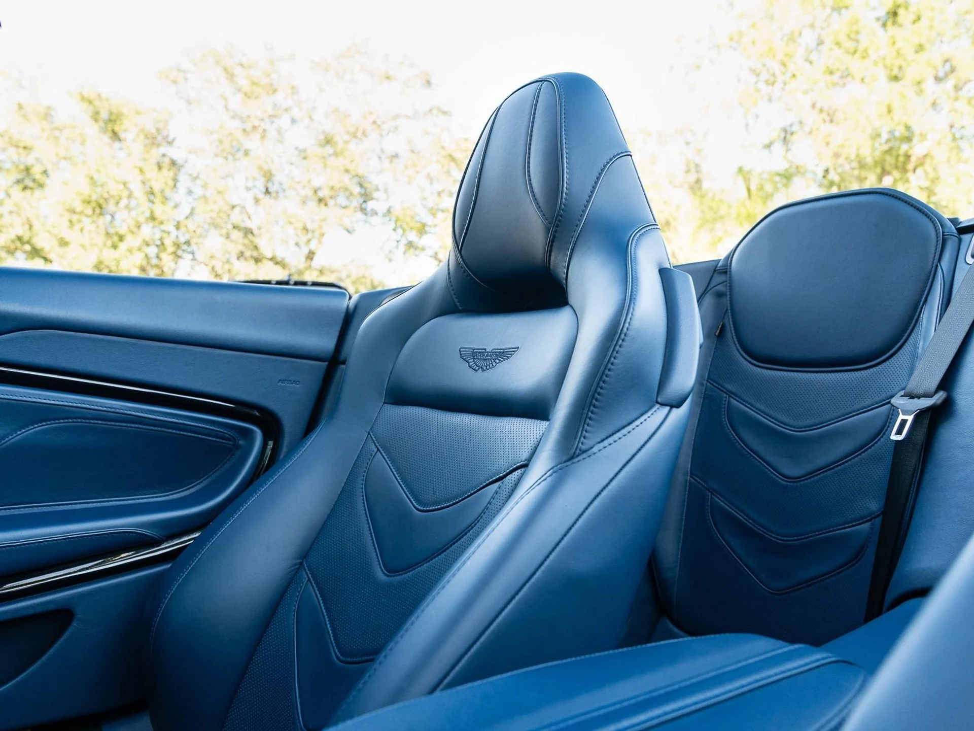 mph034_293952306_Used_2020_Aston_Martin_DBS_Superleggera_1764795975_344c69710d