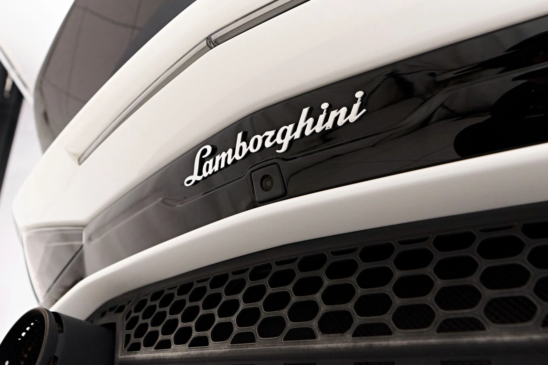 mph034_2948072239_Used_2021_Lamborghini_Aventador_SVJ_Base_1722739728_f11861e956