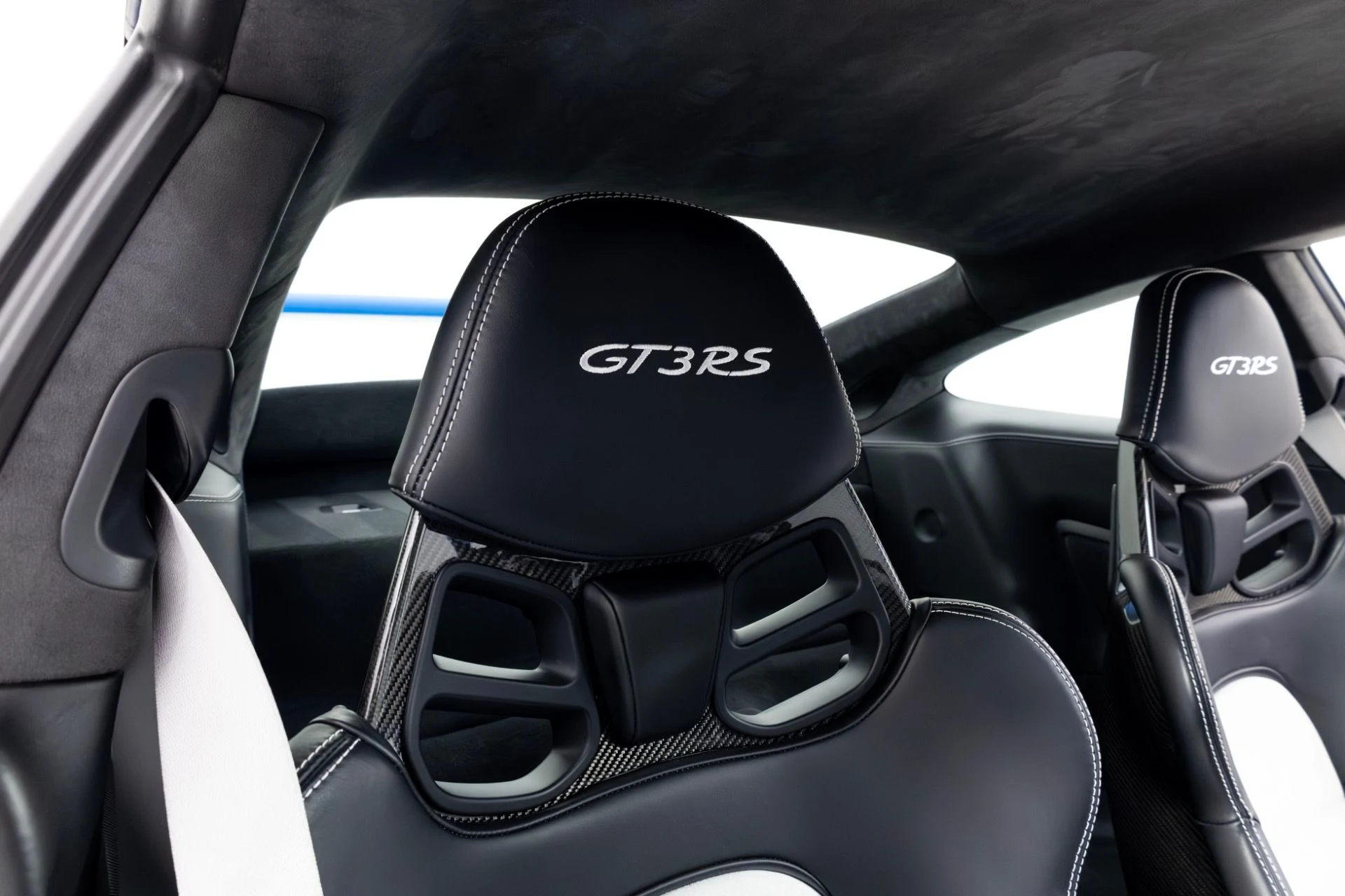 mph034_2952492354_Used_2016_Porsche_911_GT_3_RS_1769037883_87c2e963f1