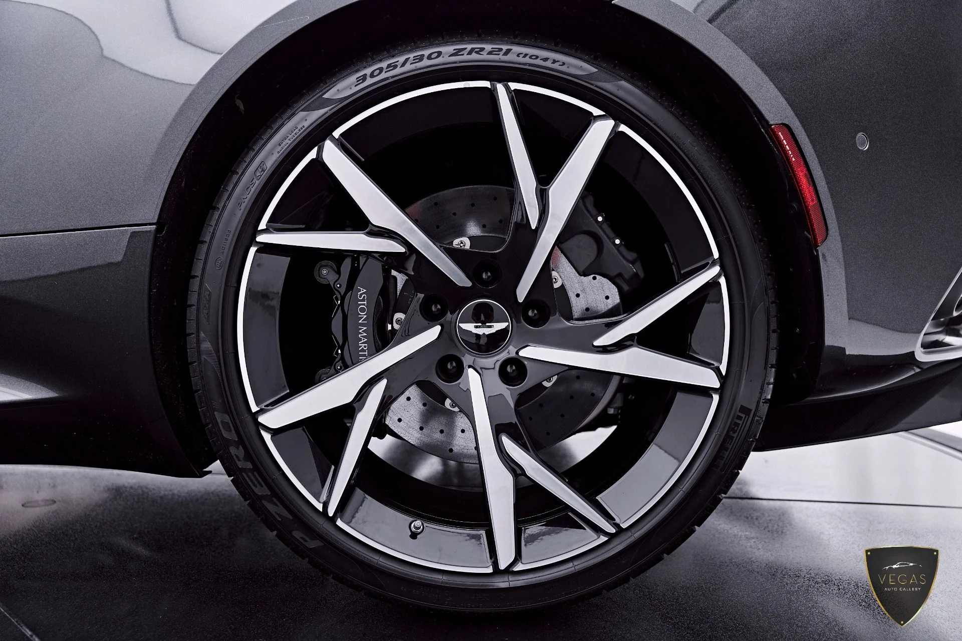 mph034_2962858437_Used_2021_Aston_Martin_DBS_Superleggera_1785181522_df95735145