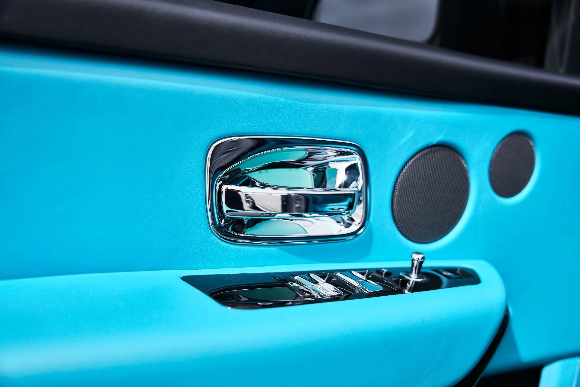 mph034_2968638160_Used_2025_Rolls_Royce_Cullinan_Black_Badge_1774912494_98c2cd9148