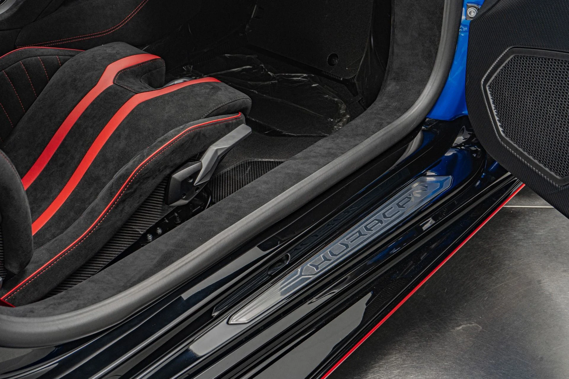 mph034_2974432282_Used_2024_Lamborghini_Huracan_STJ_1757002928_ea8a6abc90