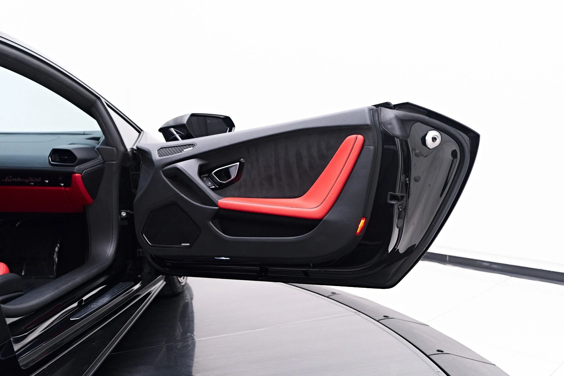 mph034_2977784246_Used_2022_Lamborghini_Huracan_EVO_Base_1752781637_1f8e8e2537