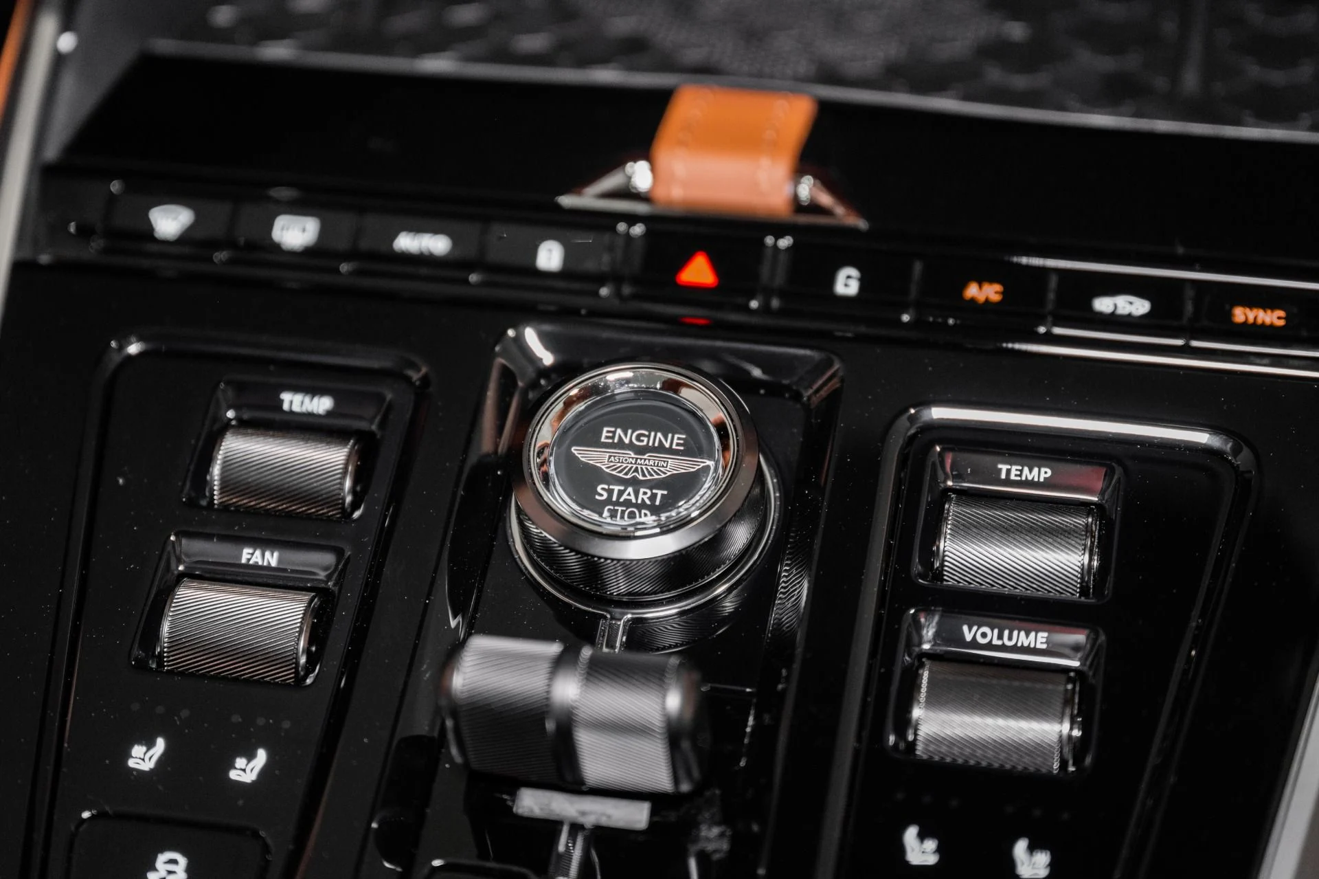 mph034_2982026015_New_2026_Aston_Martin_DBX_S_1775443121_3e3d31268d