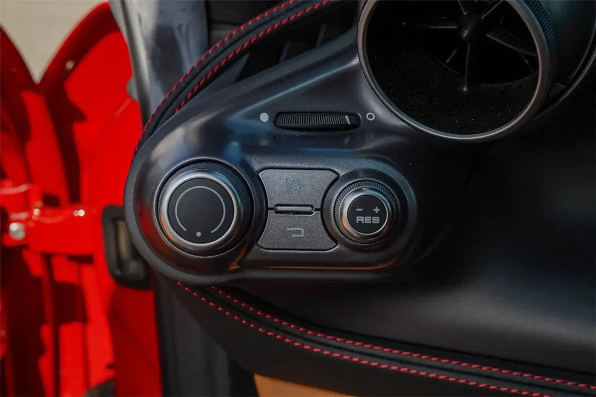 mph034_2989778075_29959d2e382043f28907c87fc4f9ee1b_23c182a67a