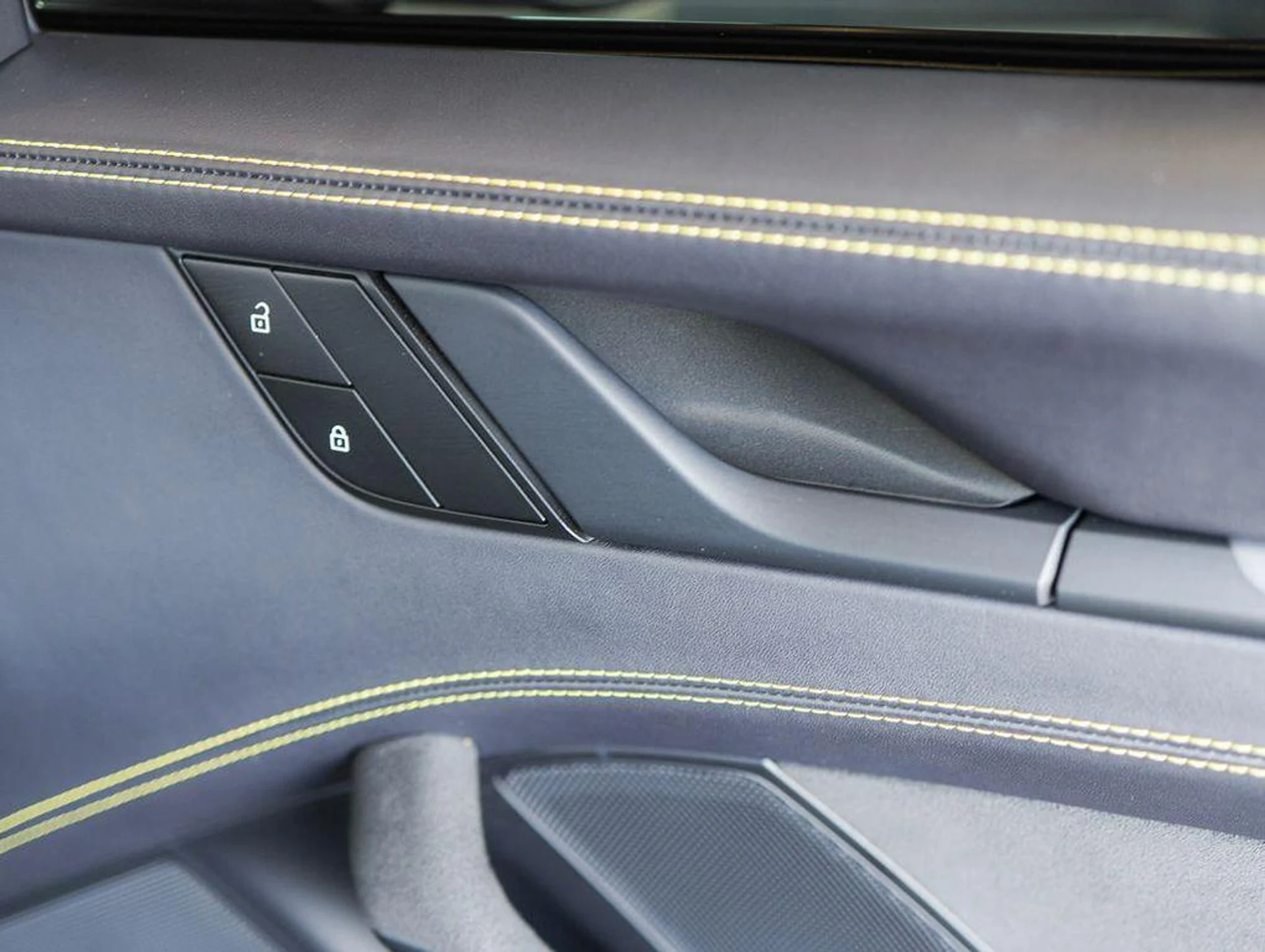 mph034_298984719_Dmf6_E_Chl7uh_Mznt_B5rb5z_V84_LH_8_ab1a10dd8f