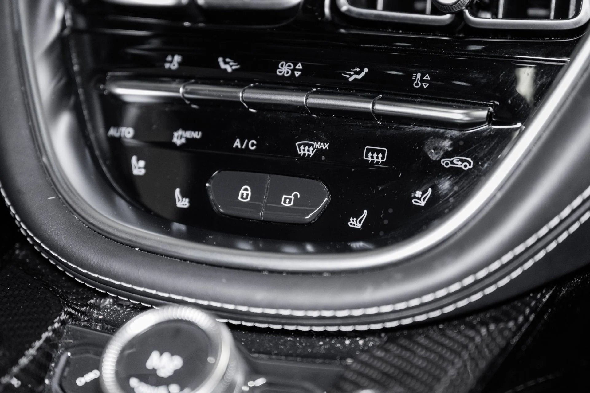 mph034_2995335682_Used_2023_Aston_Martin_DBX_707_1761749500_2762268476