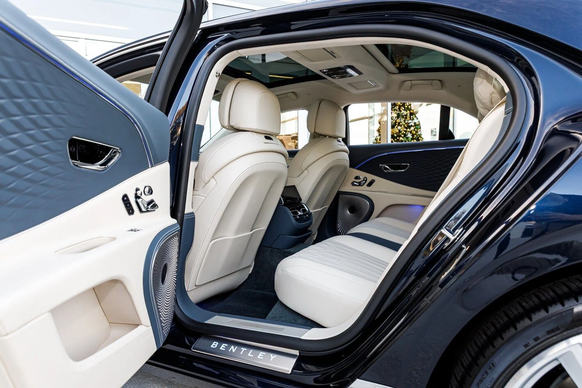 mph034_2997690825_57c3f753a86474686852773c34fba6ebx_f923021f81