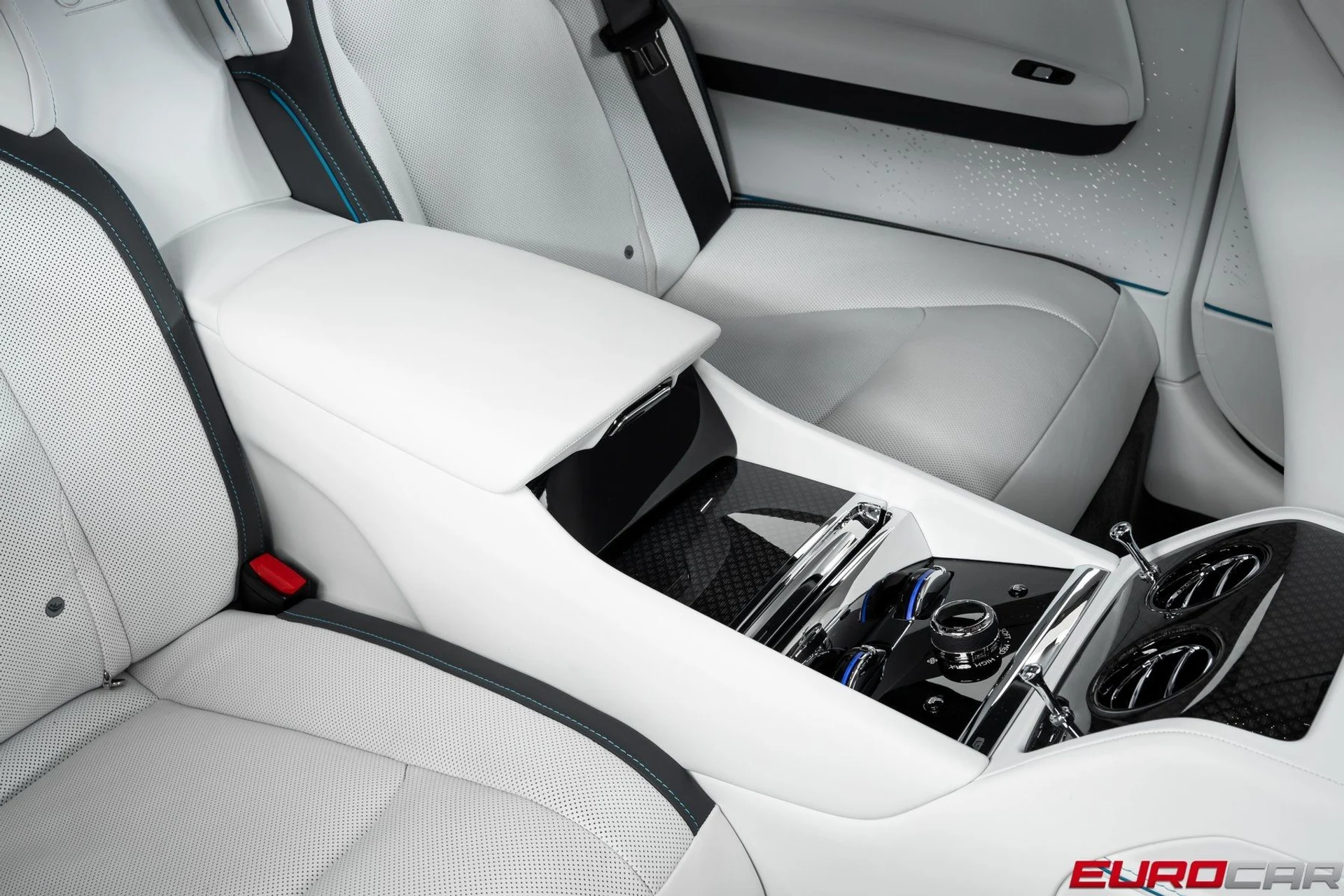 mph034_2998221817_image_35_0534d80d68