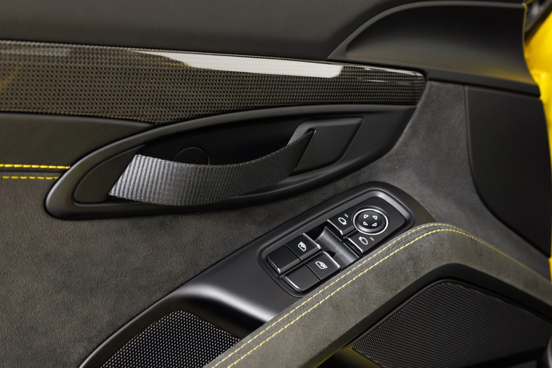 mph034_3005404881_Used_2018_Porsche_911_GT_2_RS_1787778683_5609eba8ba