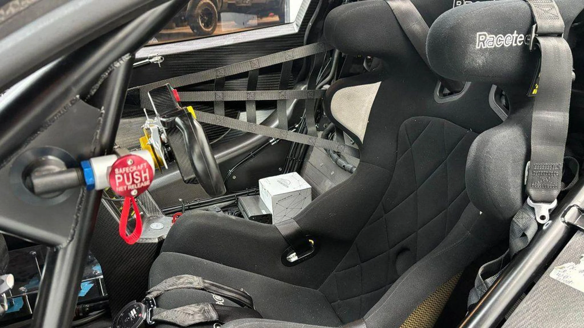 mph034_3009986708_0_F3_Eq_Dyo_Q1d3b_B8nx5_Jw_A_Sh_Y_Ts_51363e399a