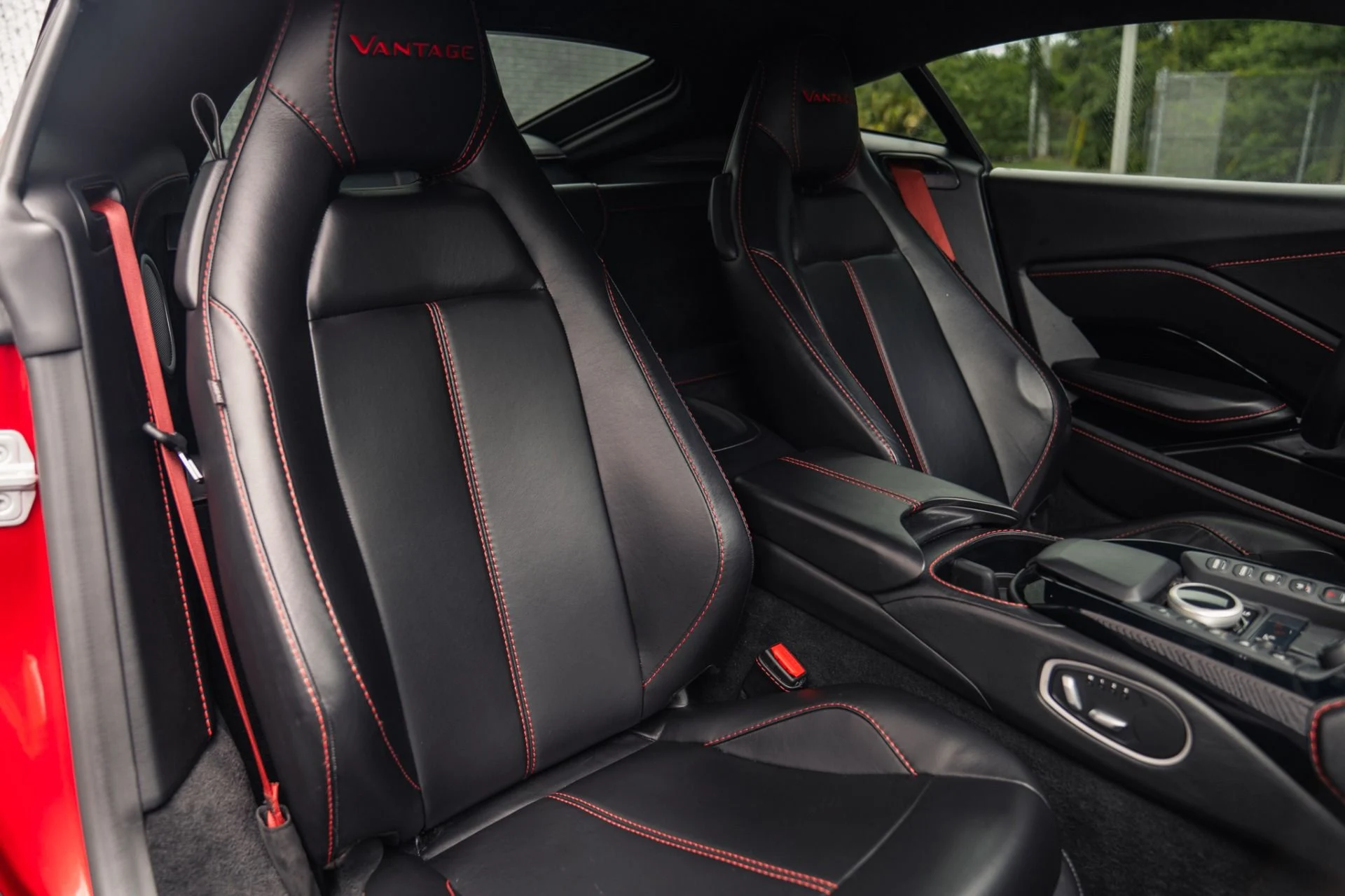 mph034_3010029781_Used_2019_Aston_Martin_Vantage_Painted_Hyper_Red_1790717746_cce0c2932a