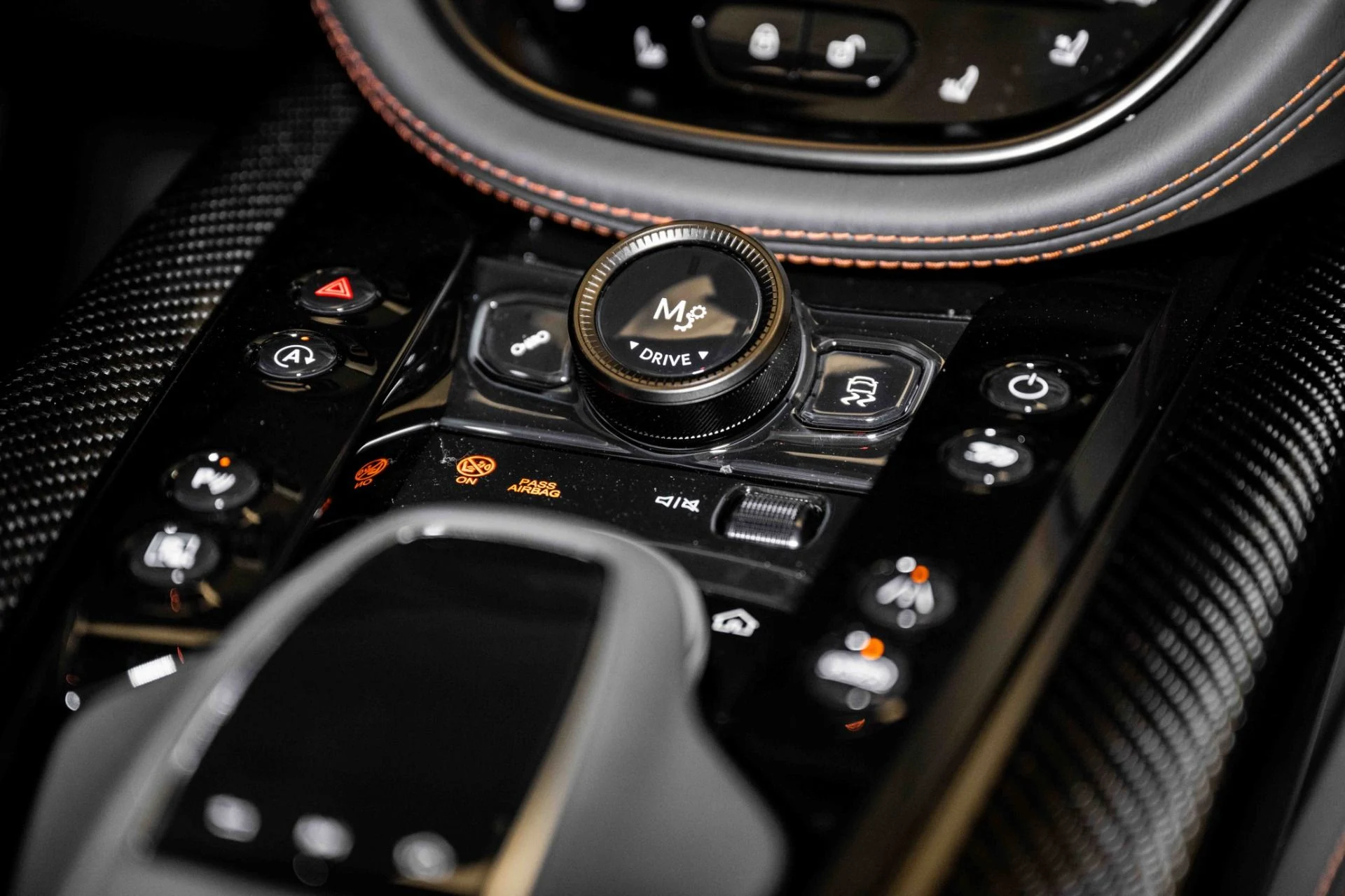 mph034_3011649966_Used_2024_Aston_Martin_DBX_707_1701892795_e7044719c6