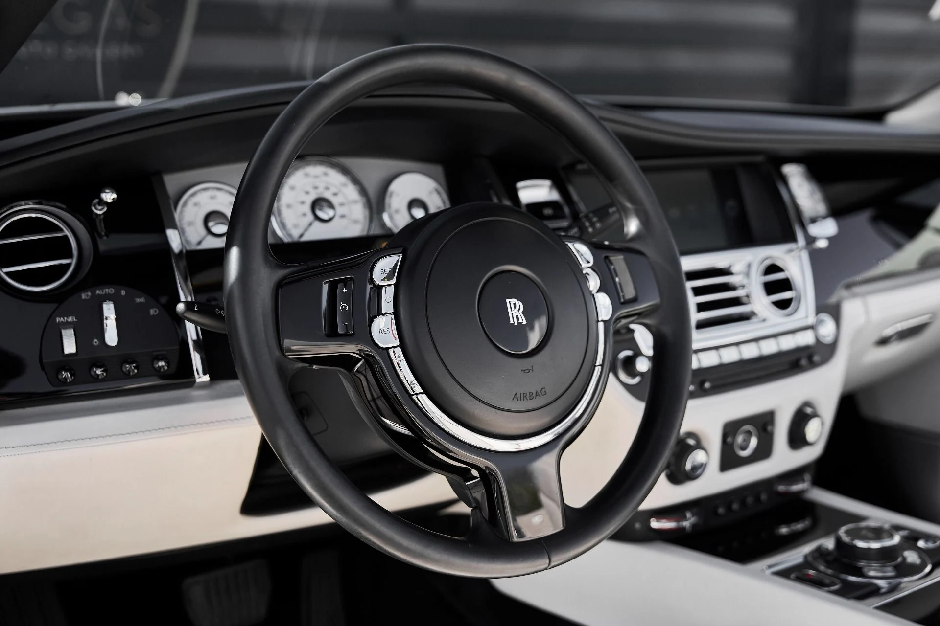 mph034_3028614461_Used_2016_Rolls_Royce_Dawn_Base_1770086723_82c7857e31