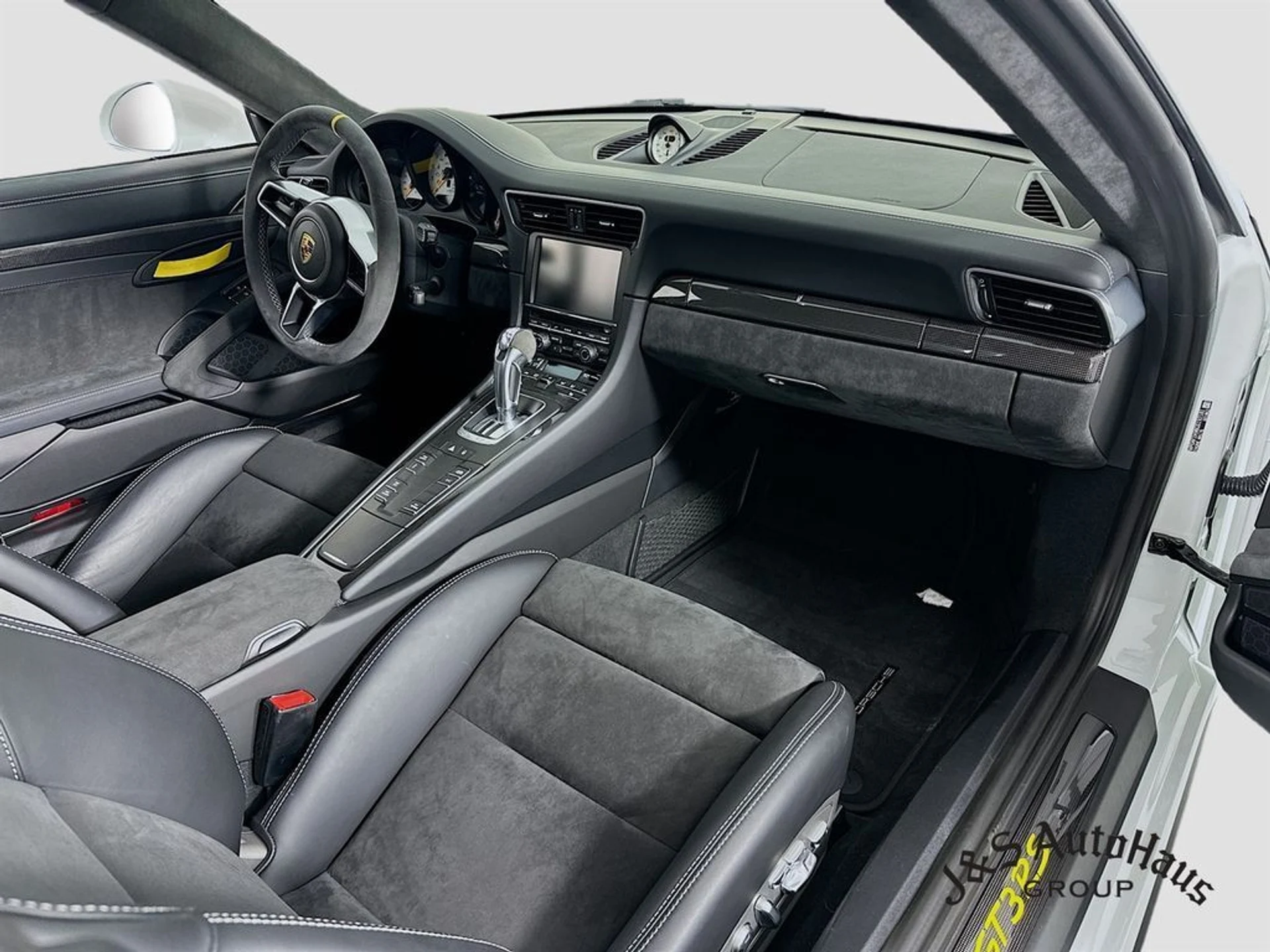 mph034_3039554440_i8ljed3dllr5o5xwam7644wj9dbm_0784877936