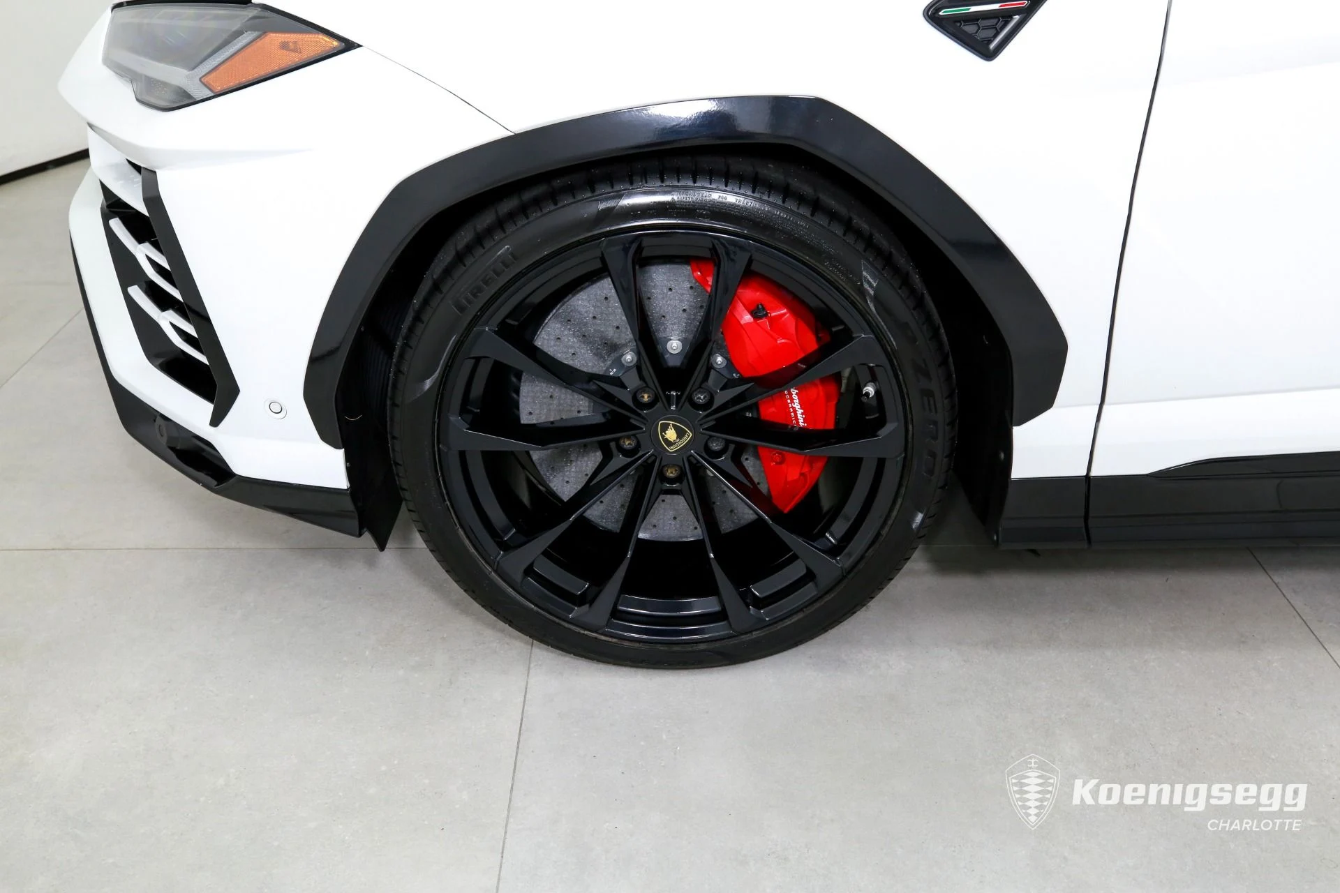 mph034_3041152736_Used_2019_Lamborghini_Urus_1760976119_4f6d0a011a