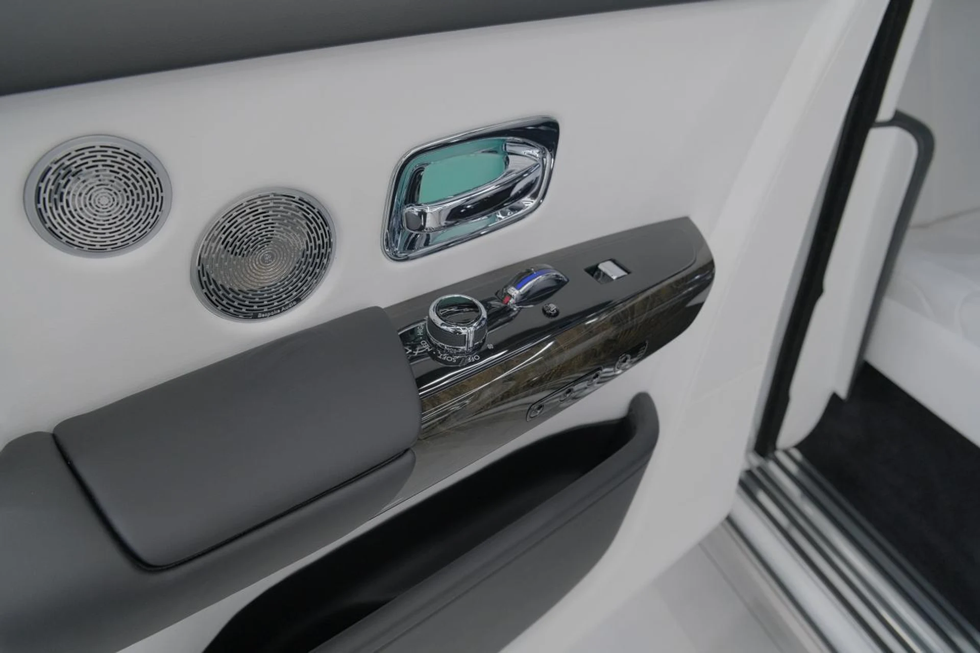 mph034_3058871151_58192fe9c687cdb421cd9a7b37a8cefb_21523ab74f