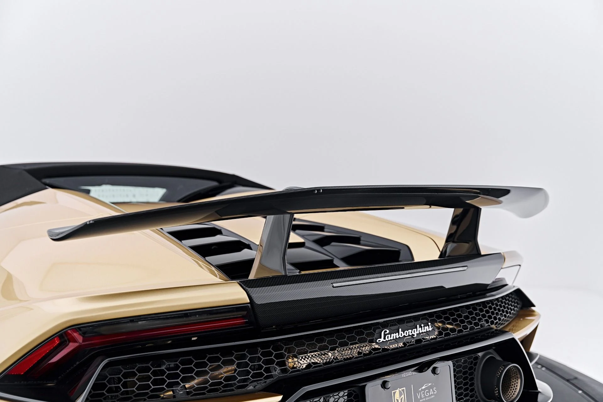 mph034_3064346578_Used_2022_Lamborghini_Huracan_EVO_Base_1791315900_b20af3d47f