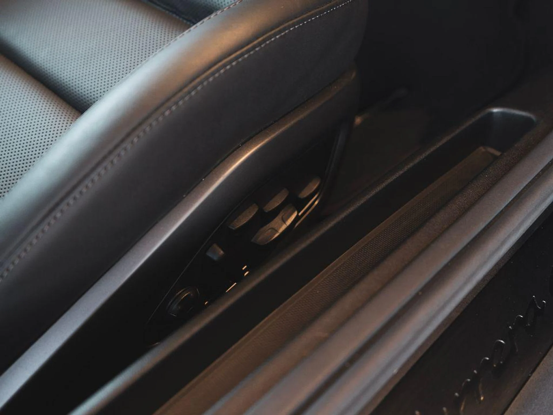 mph034_3068741225_L0u4_JW_Ui0_SE_1_W_Kfm9f_Uf_B0_Foobg_e04e4a6033