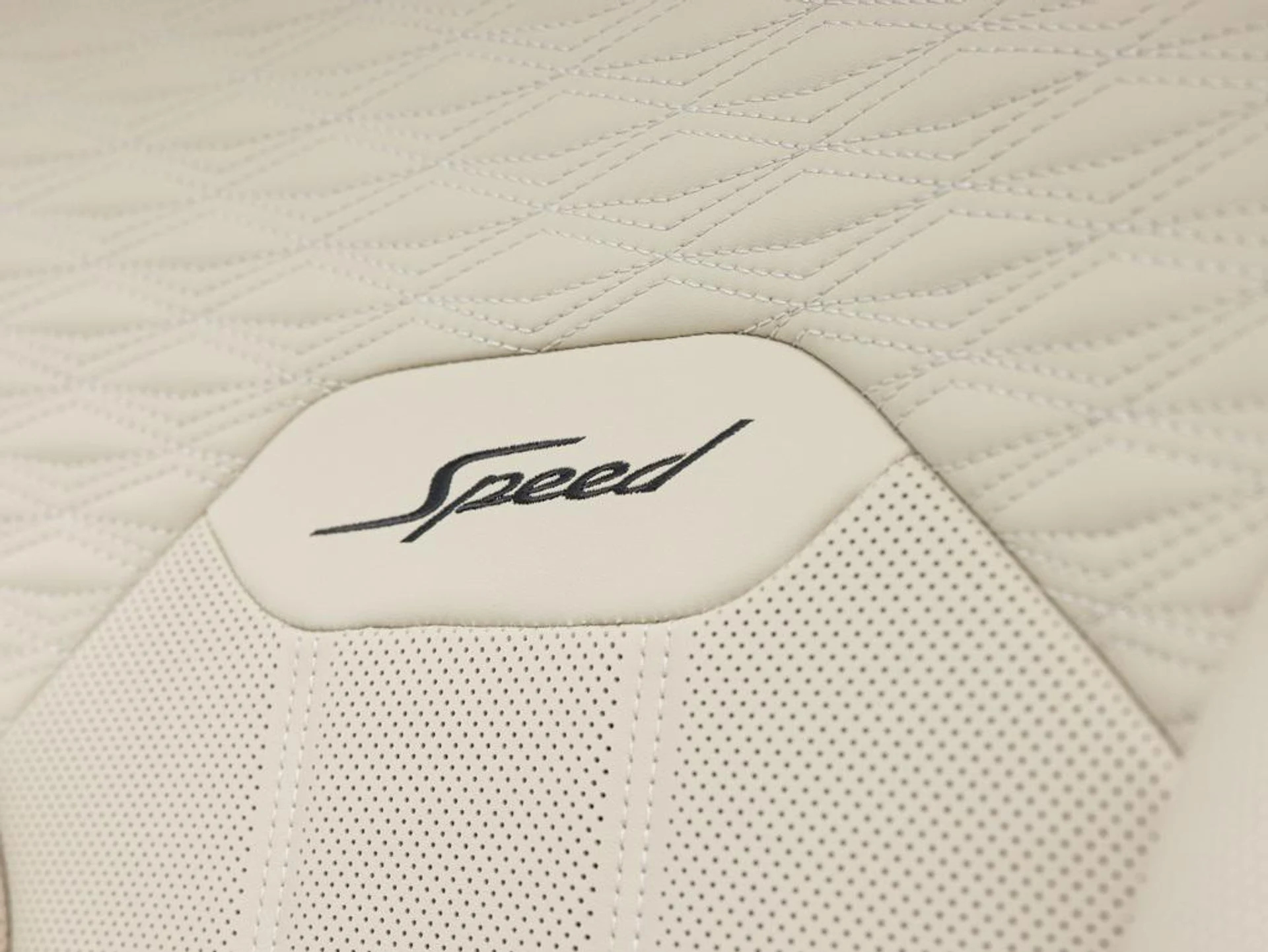 mph034_3073301738_480417656_693907cabe3adbc4f79da65b_0a6400003b