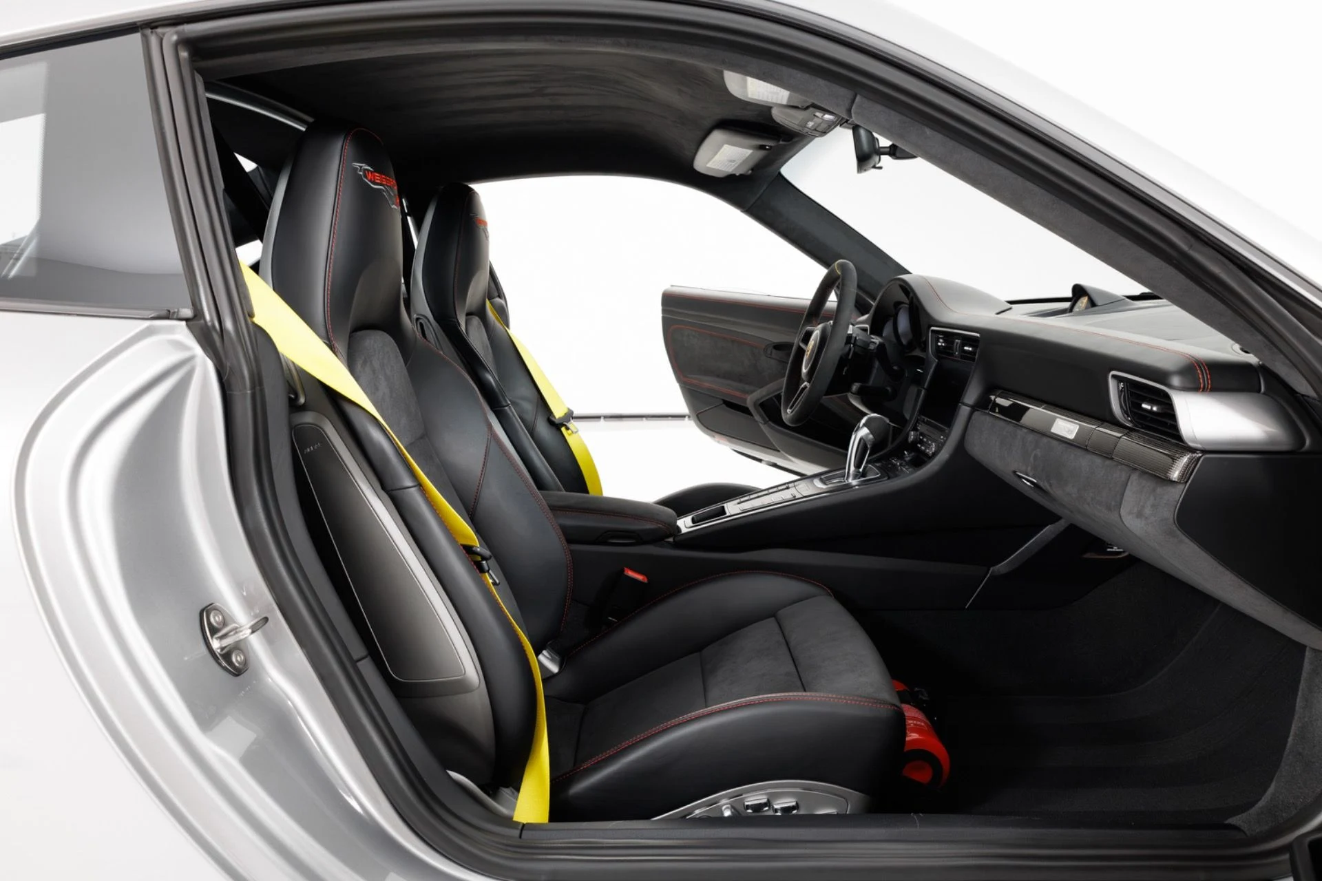 mph034_3097991125_Used_2018_Porsche_911_GT_2_RS_1791916169_9191ed6521