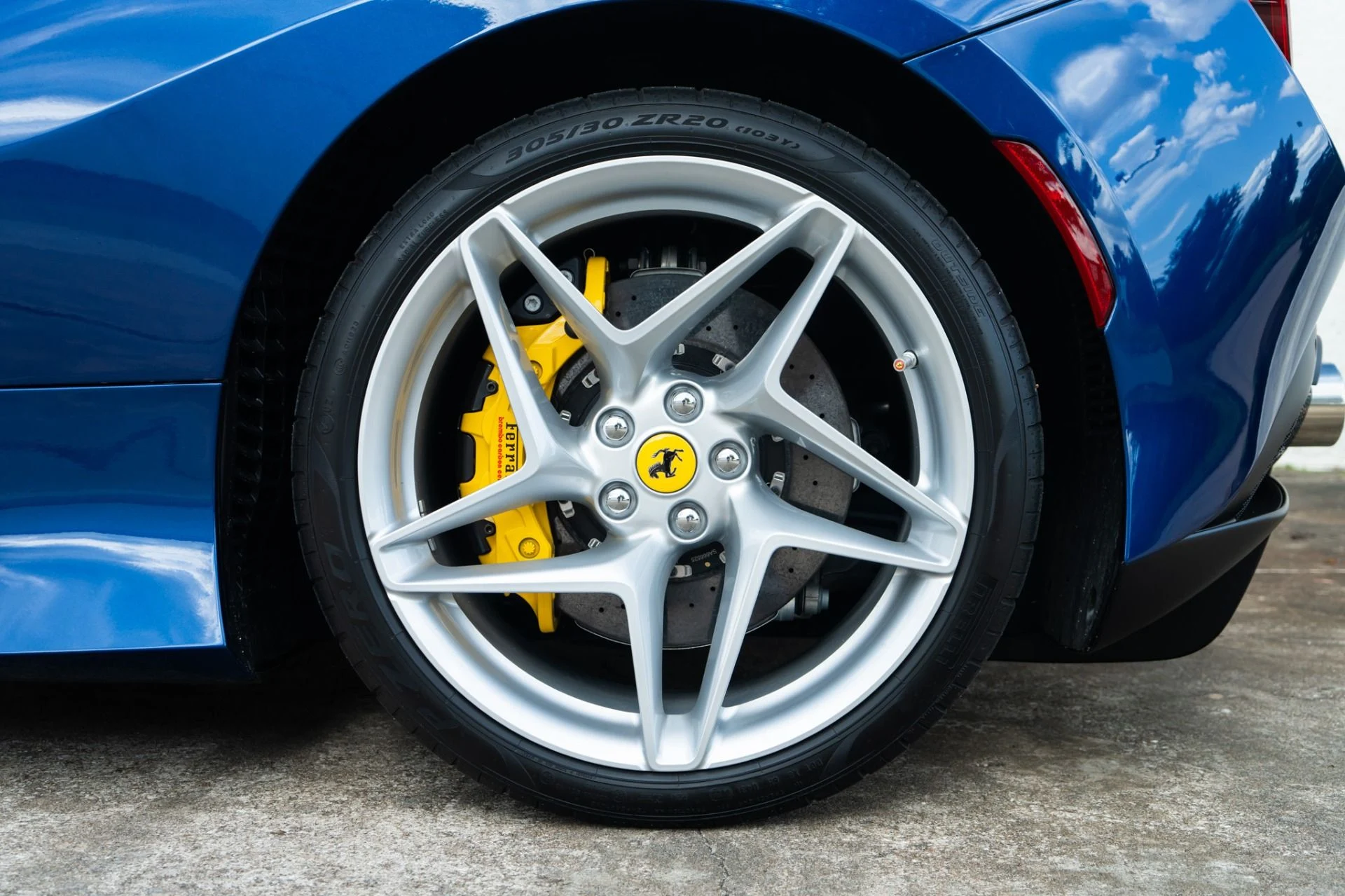 mph034_3098666187_Used_2022_Ferrari_F8_Spider_1779493507_ca97e35a57