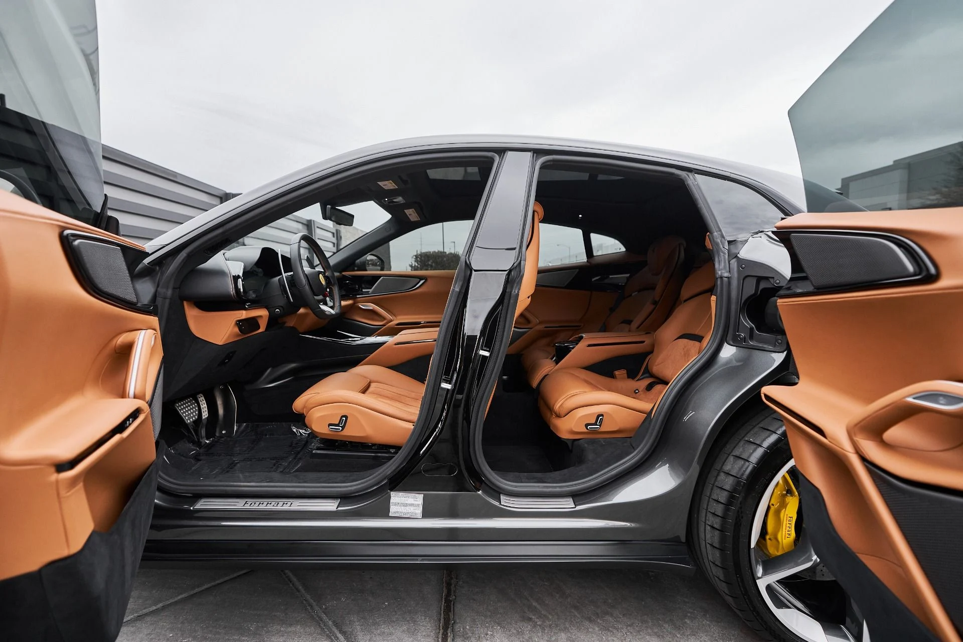 mph034_3107619947_Used_2025_Ferrari_Purosangue_1762993306_f98ebc71f0