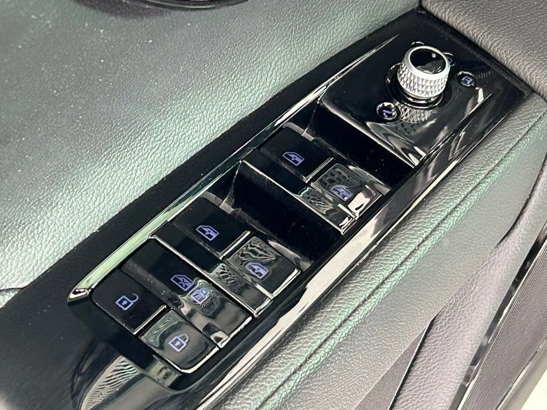 mph034_3111813201_i8o09d6be9kmq4qsu805ldy429rc_d58d6457d9