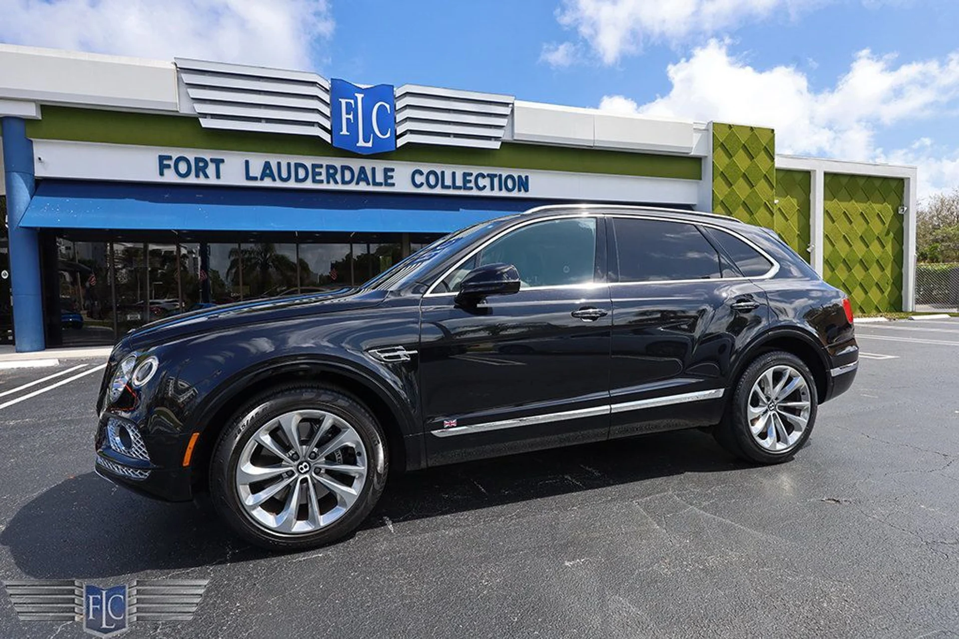 mph034_312294363_used_2017_bentley_bentayga_w12awd_6305_22995448_35_1024_6d626b4554