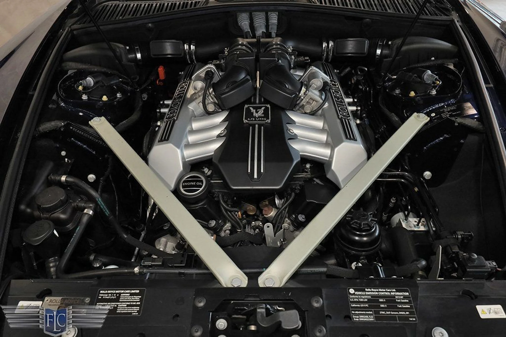 mph034_312563059_used_2013_rolls_royce_phantom_coupe_2drdrophead_9689_22930572_35_1024_ea40709eab