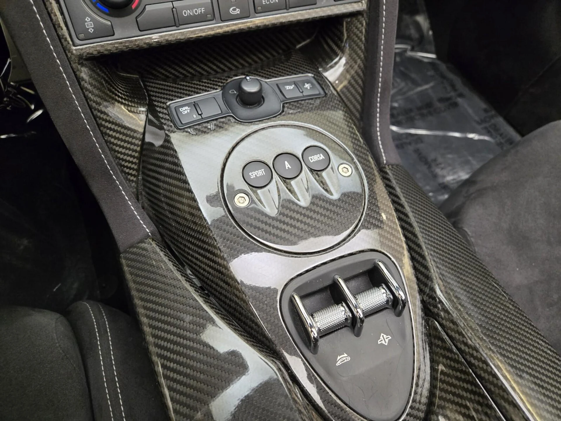 mph034_3128814120_Used_2011_Lamborghini_Gallardo_LP_560_4_1762242039_3ff484be5b