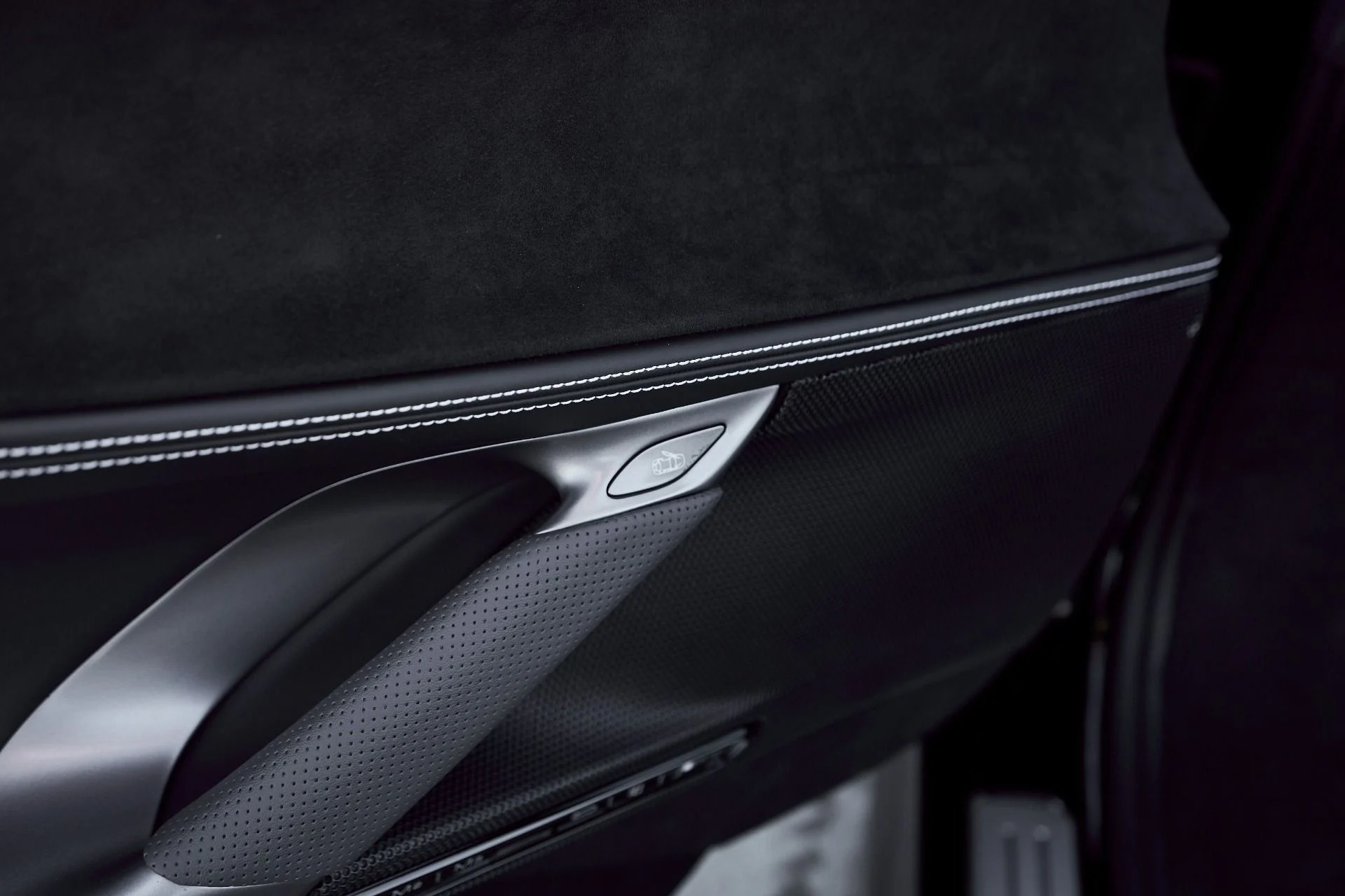 mph034_31298627_Used_2025_Ferrari_SF_90_Spider_1764059276_b5a79e56bb