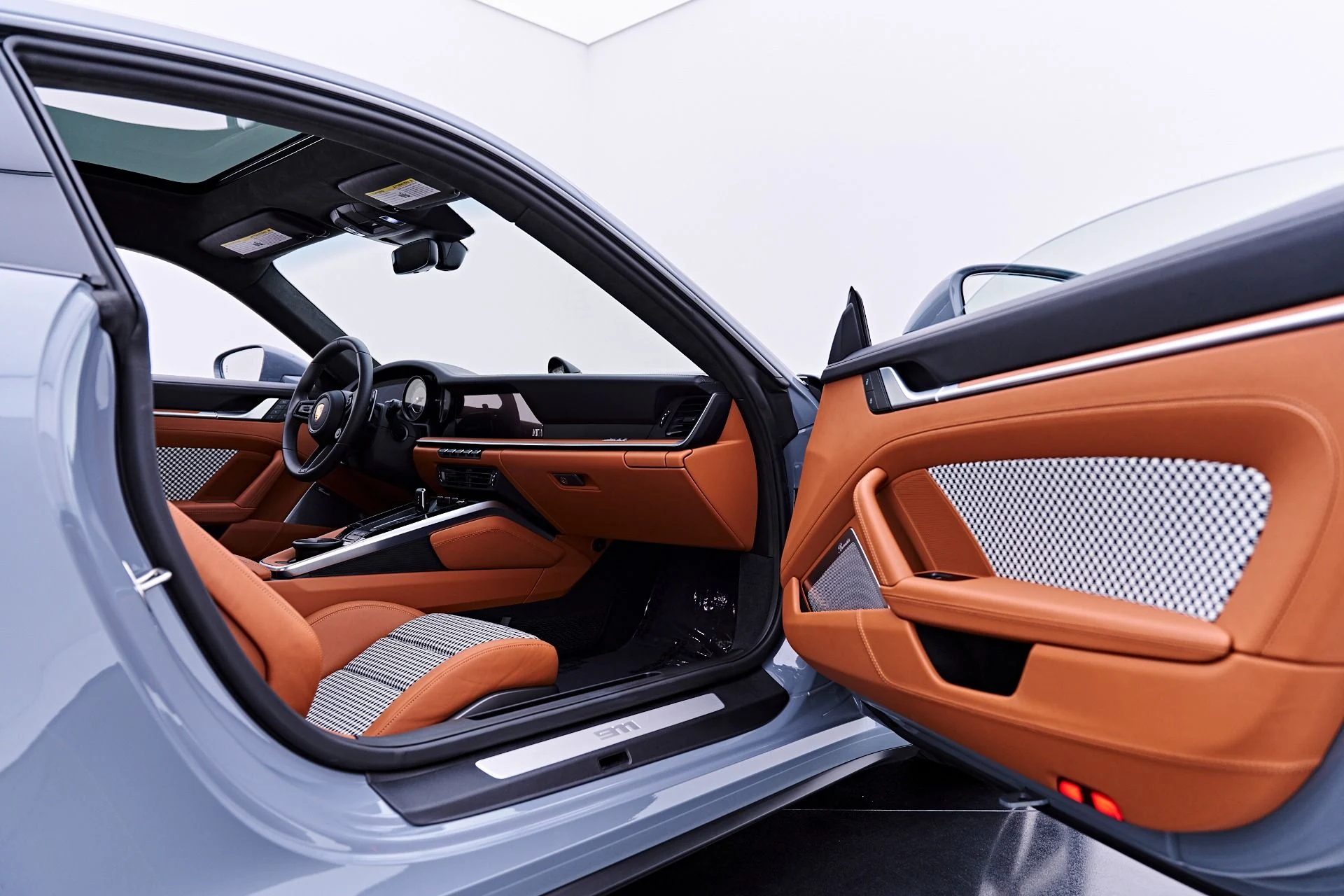 mph034_3130315755_Used_2023_Porsche_911_Turbo_S_1785208172_040aef6914