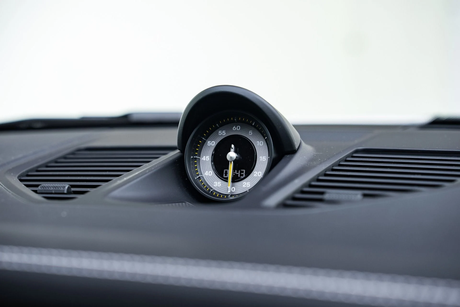 mph034_313154817_Used_2024_Porsche_911_GT_3_1766184545_1ab3c10b88