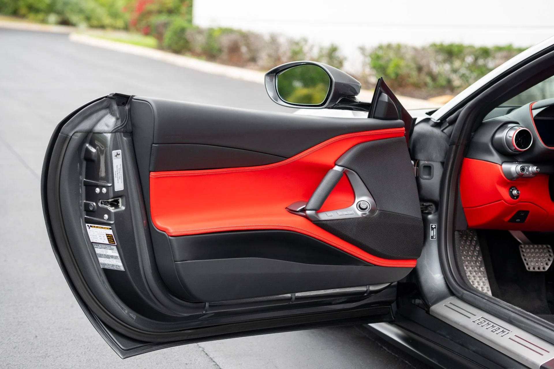 mph034_3137164984_Used_2022_Ferrari_812_GTS_1768275128_3d7f124206