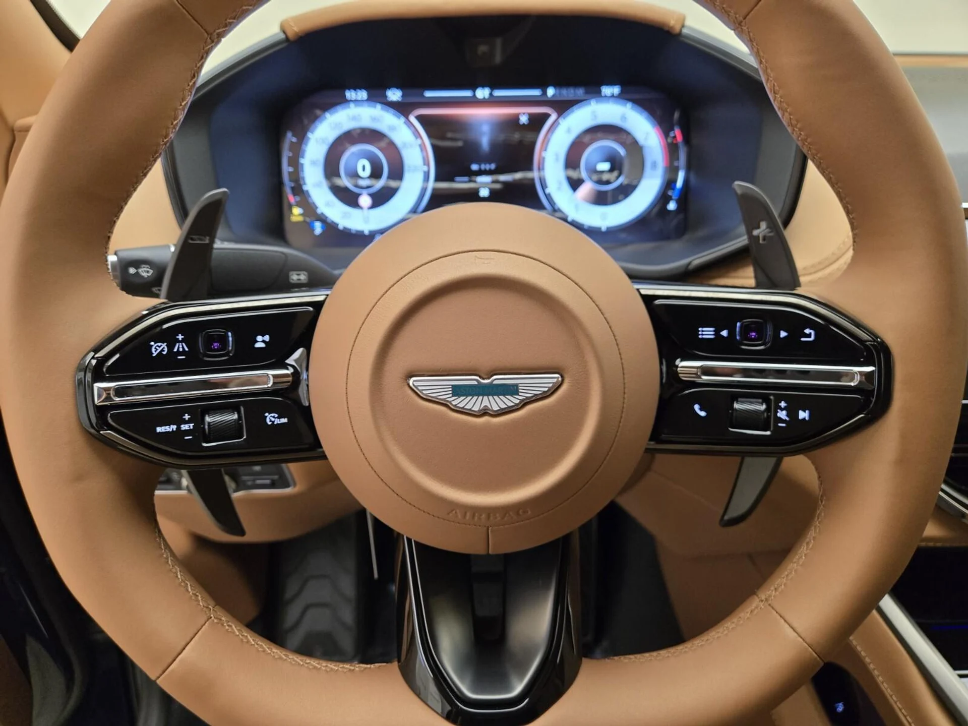 mph034_313839045_New_2025_Aston_Martin_DBX_707_1753162742_ebfff12f2a