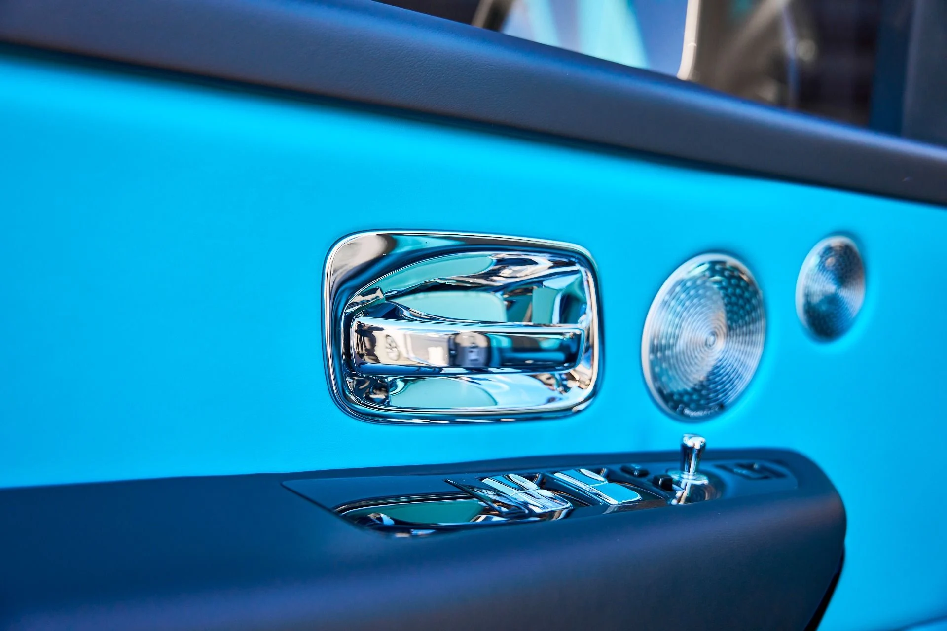 mph034_3141849384_Used_2025_Rolls_Royce_Cullinan_Base_1767668803_83c11b035e