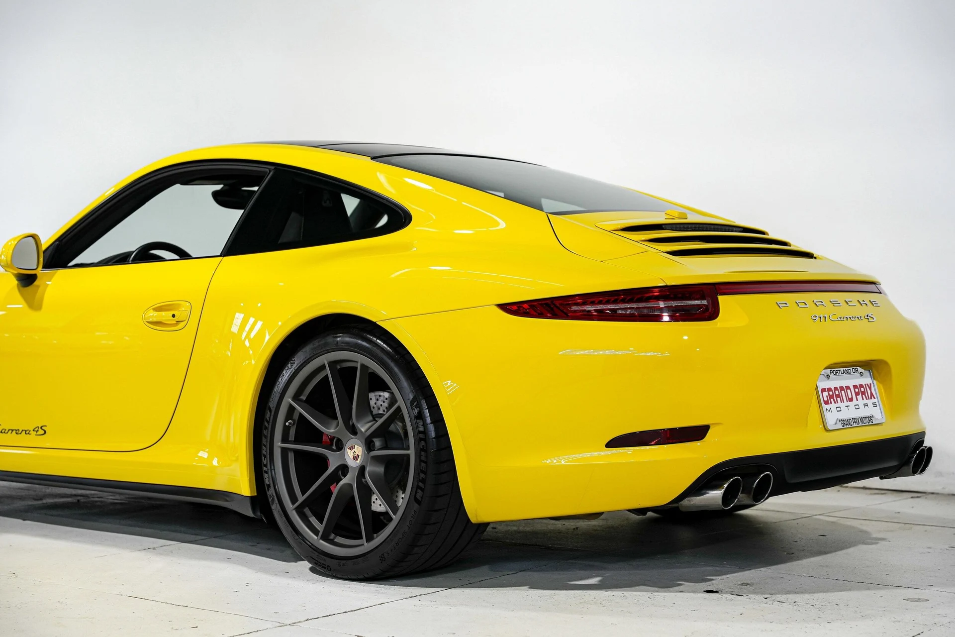 mph034_3144596006_f9d51c6dcf14a742cb96c39785573289x_83a54f1dae