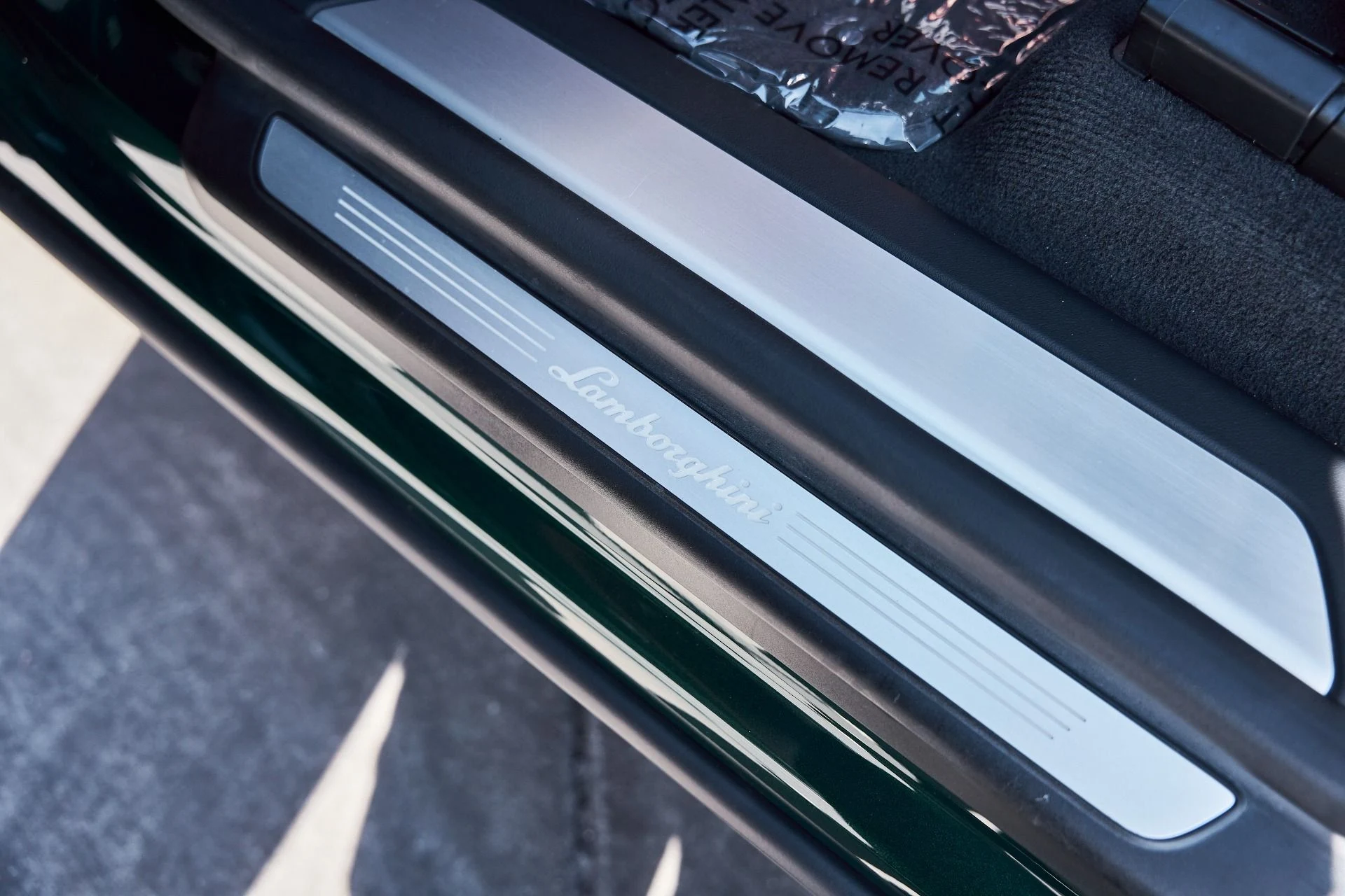 mph034_3145933554_Used_2023_Lamborghini_Urus_S_1771891301_13d9121a7b