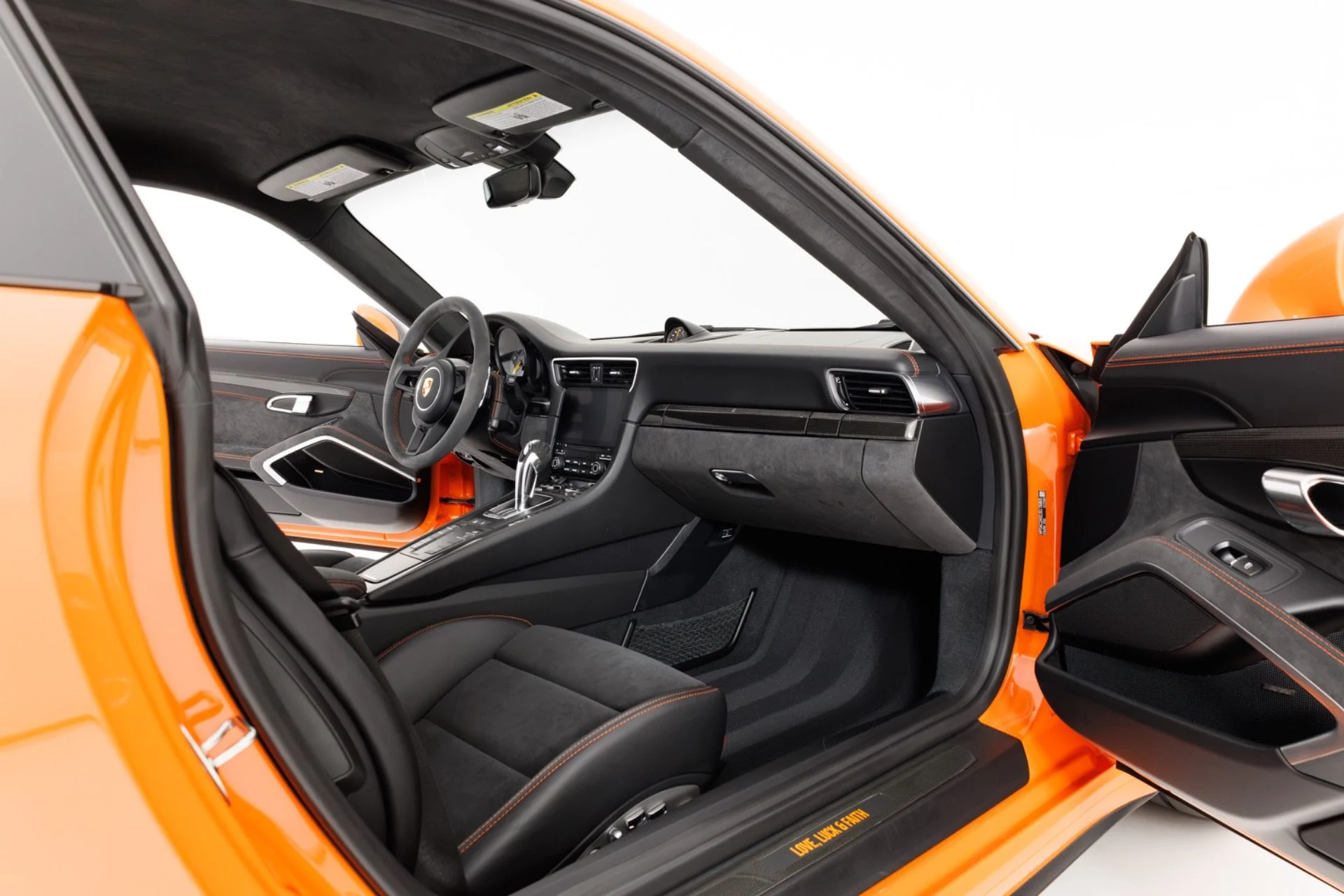 mph034_3156548526_Used_2018_Porsche_911_GT_3_1785880185_b54e72c75c