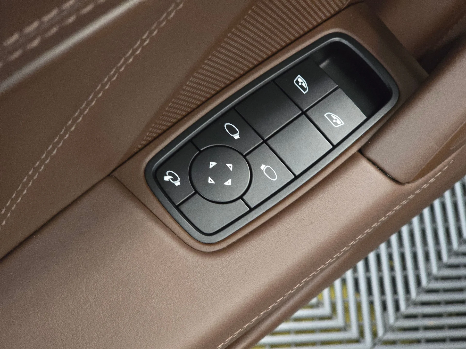 mph034_3156972899_afab4eafce5f45c38b3946e7202e8806_1f429c4ff7