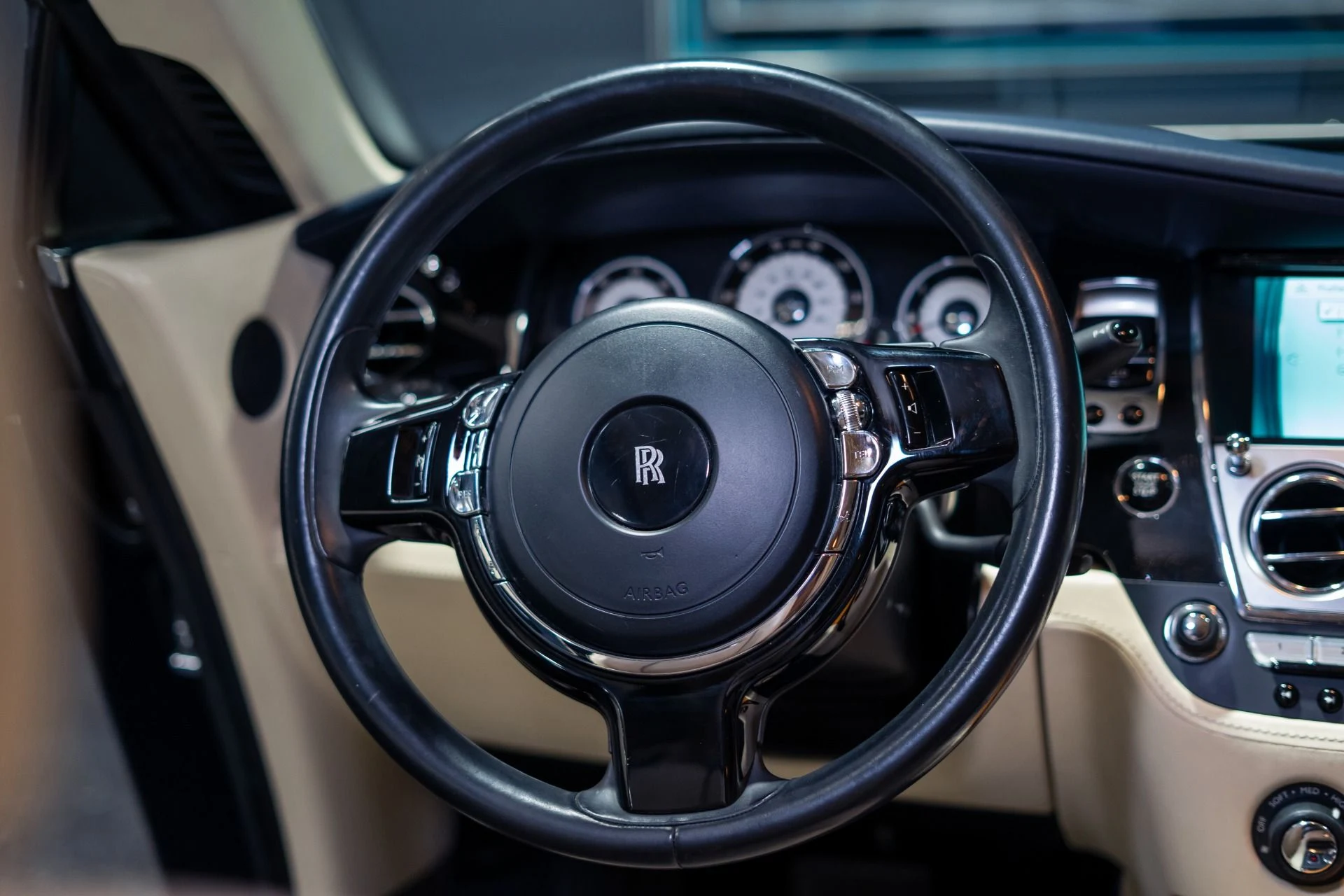 mph034_3165217624_Used_2014_Rolls_Royce_Wraith_Bespoke_Interior_1784145568_1f176a509b