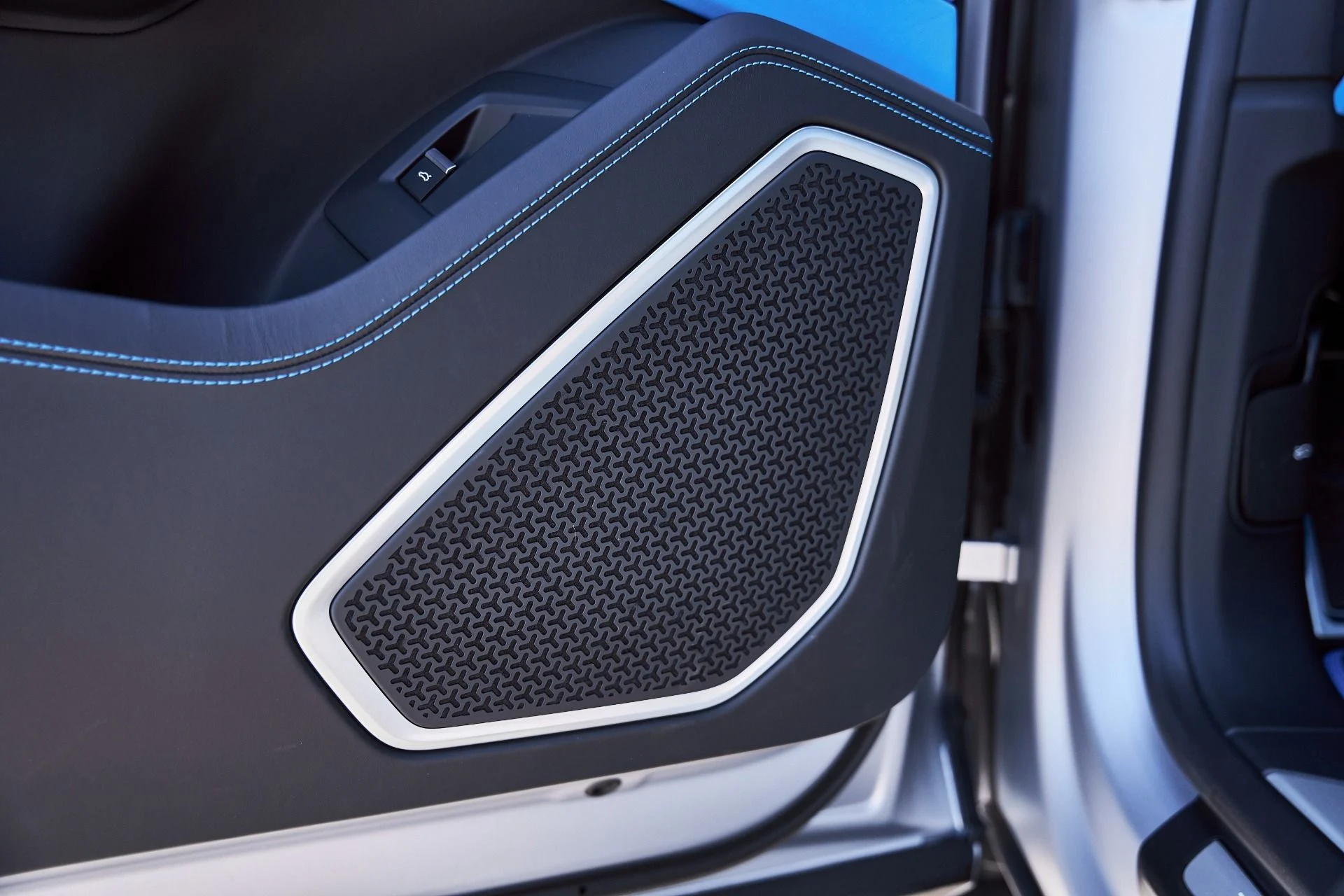 mph034_3172379298_Used_2024_Lamborghini_Urus_S_1775866741_97c98a4b65