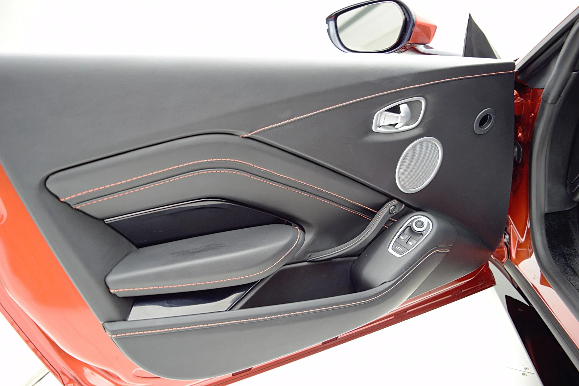 mph034_319189785_Used_2020_Aston_Martin_Vantage_Coupe_7fed70b958