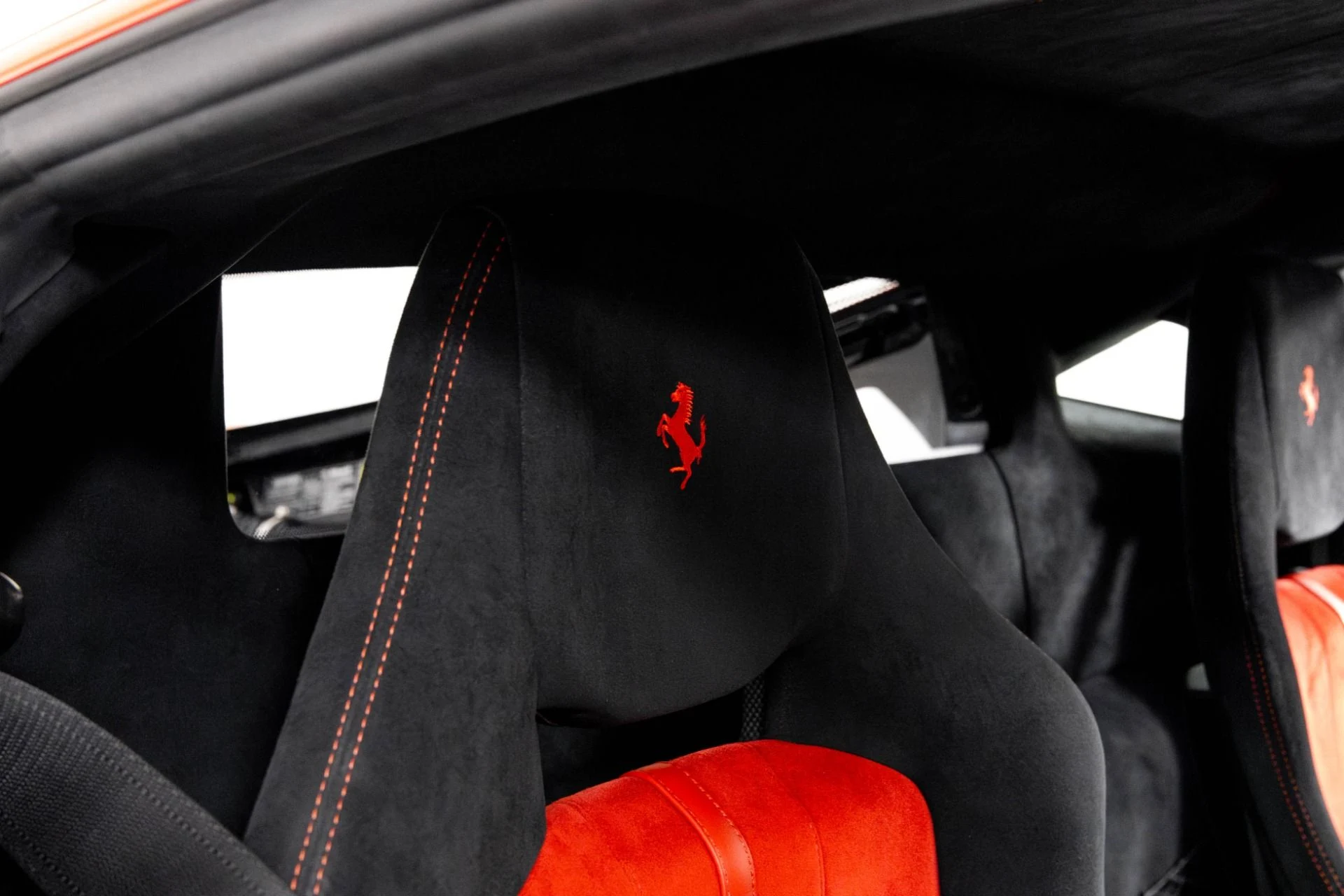 mph034_3206904332_Used_2019_Ferrari_488_Pista_1761352057_c8136e3186